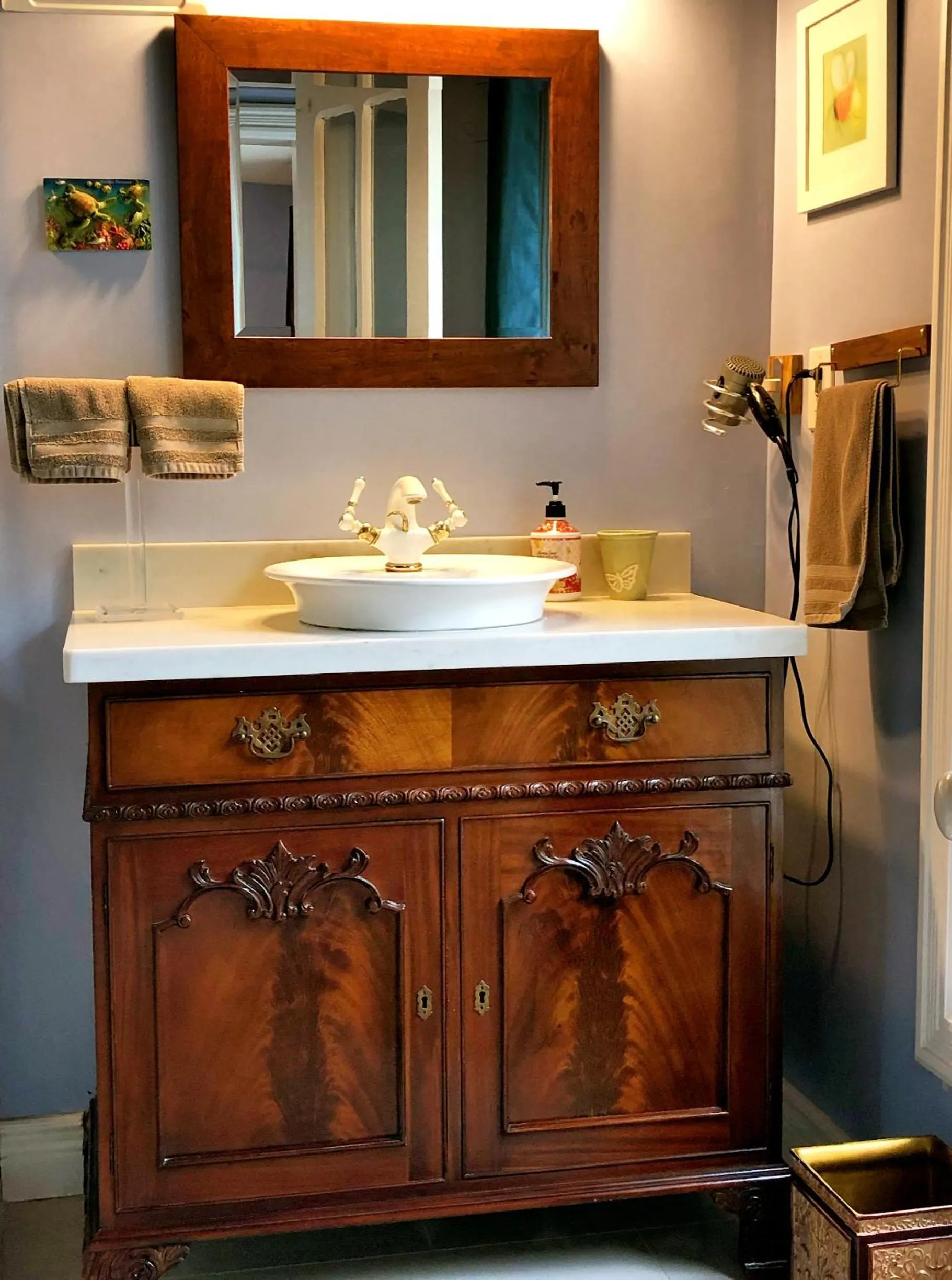 Bathroom in Blue Gables Bed and Breakfast