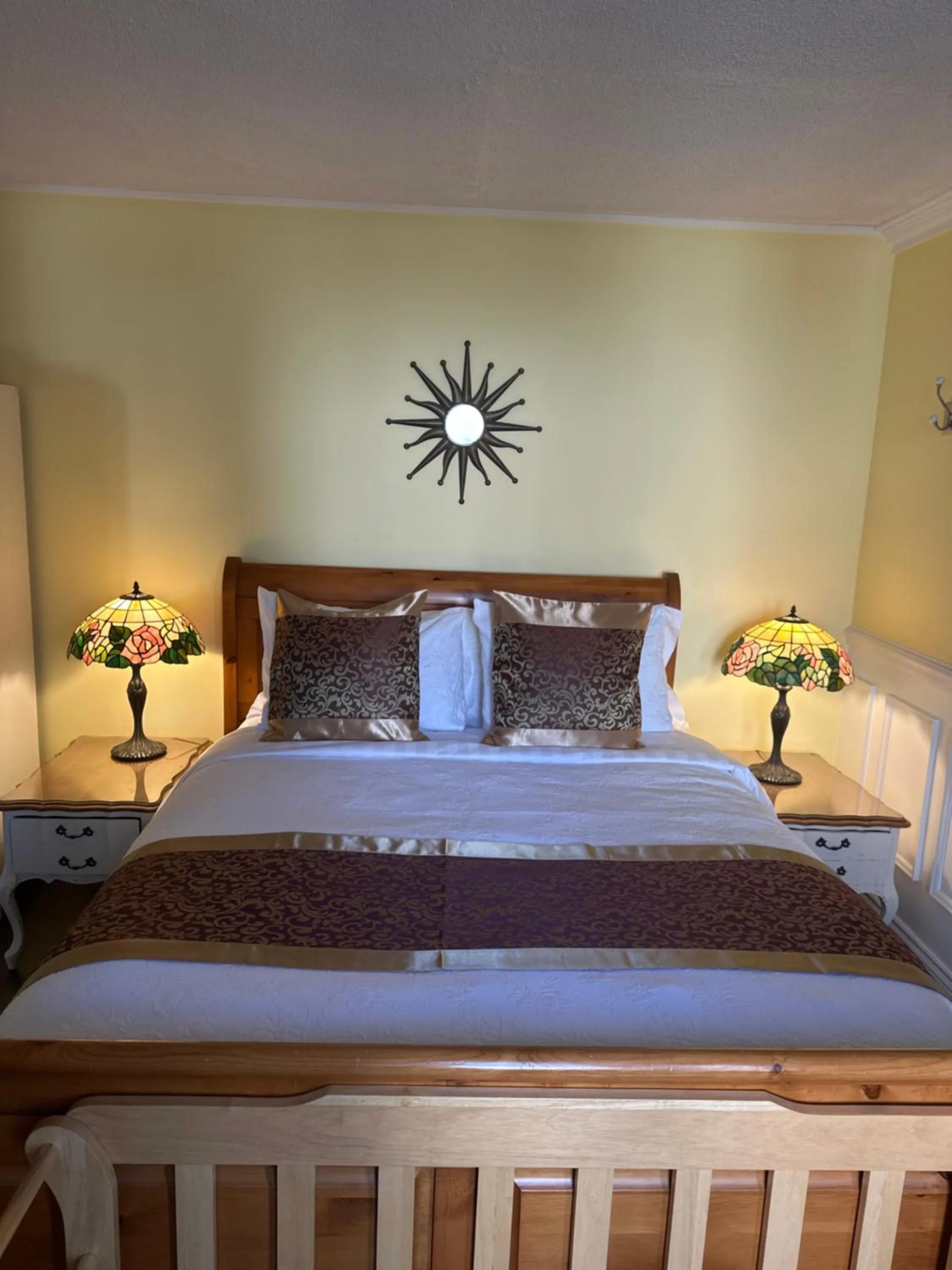 Bed in Blue Gables Bed and Breakfast