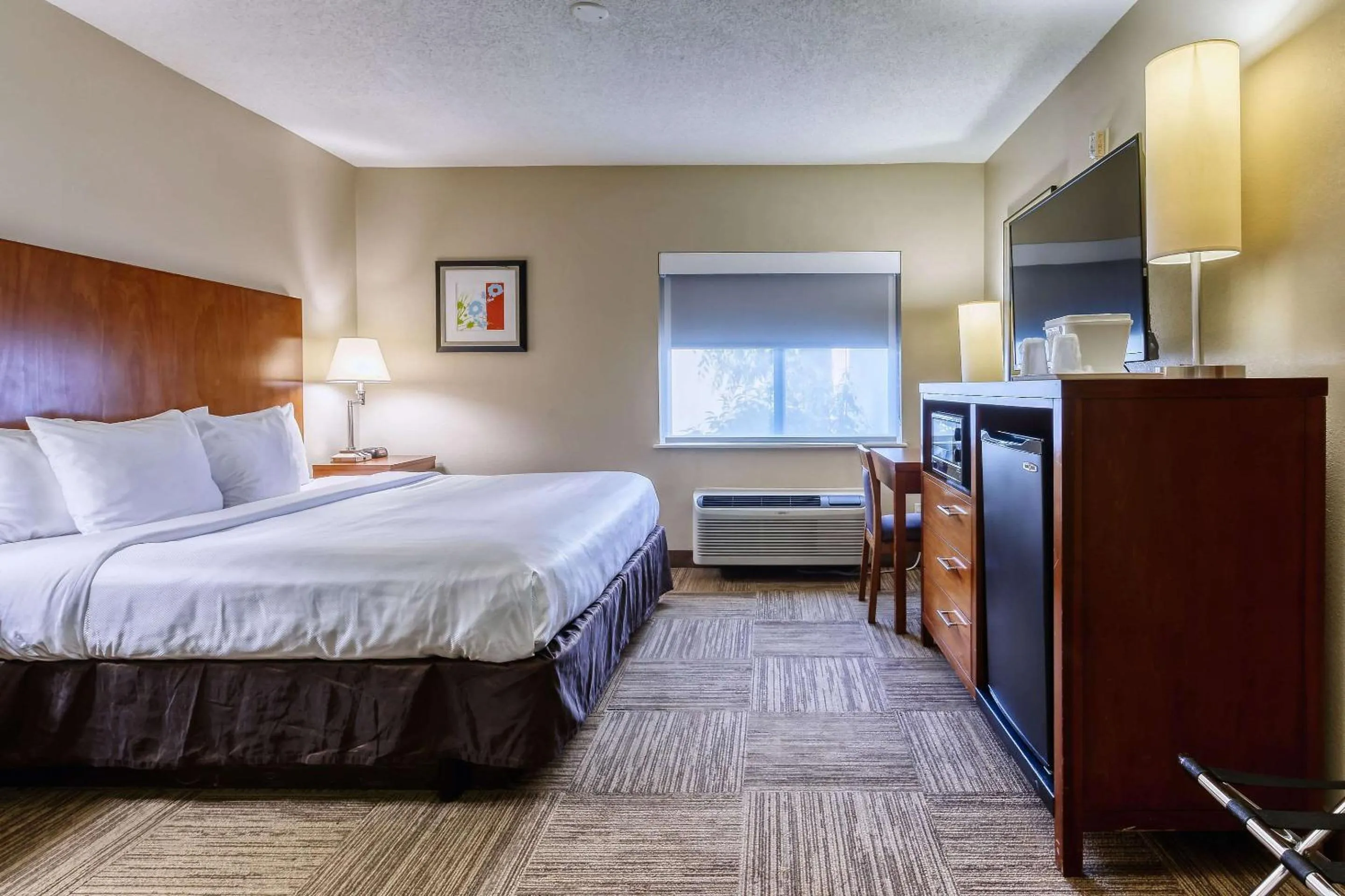 Bedroom, Bed in Comfort Inn & Suites Shepherdsville - Louisville South