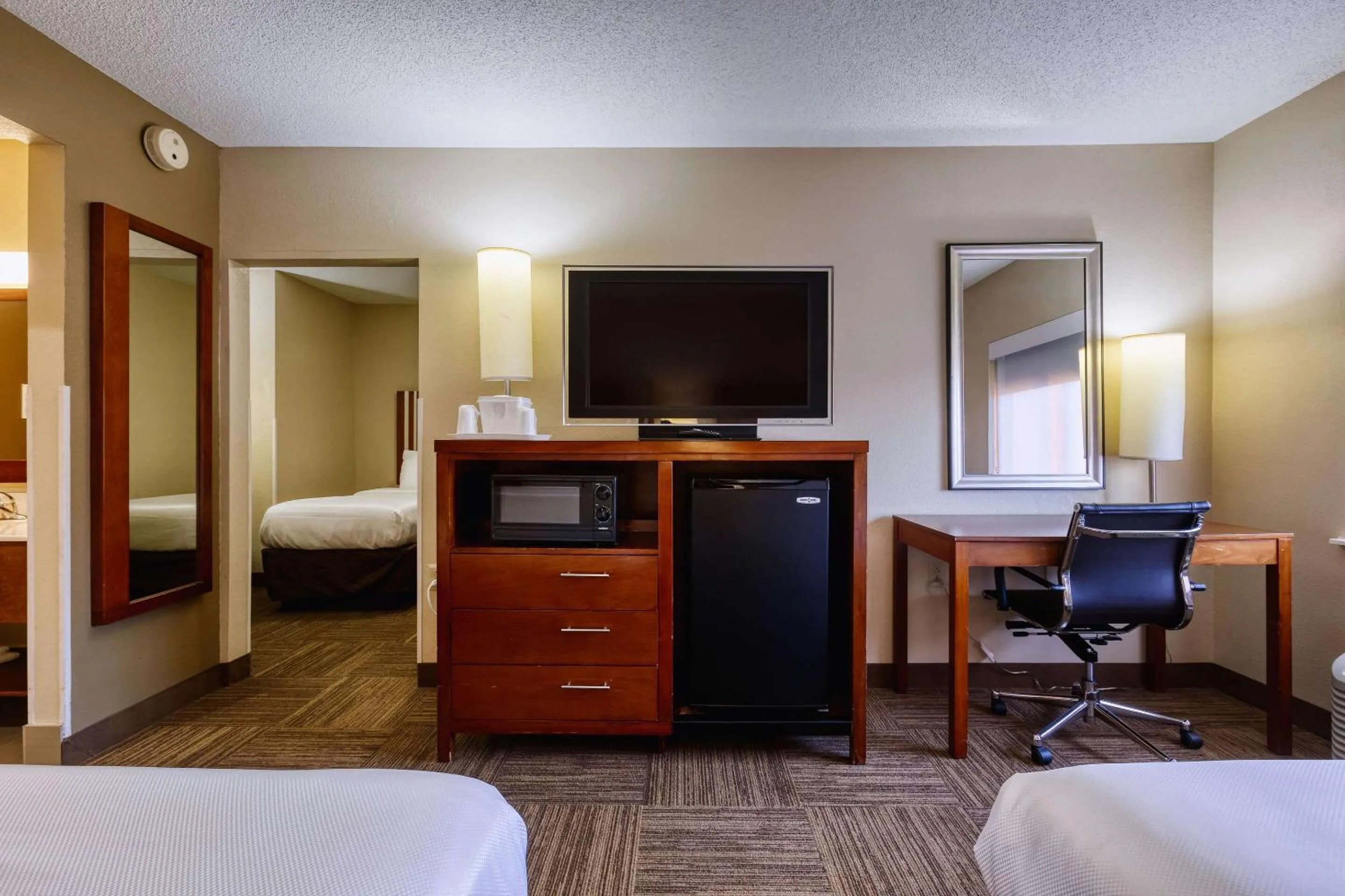 Bedroom, Bed in Comfort Inn & Suites Shepherdsville - Louisville South