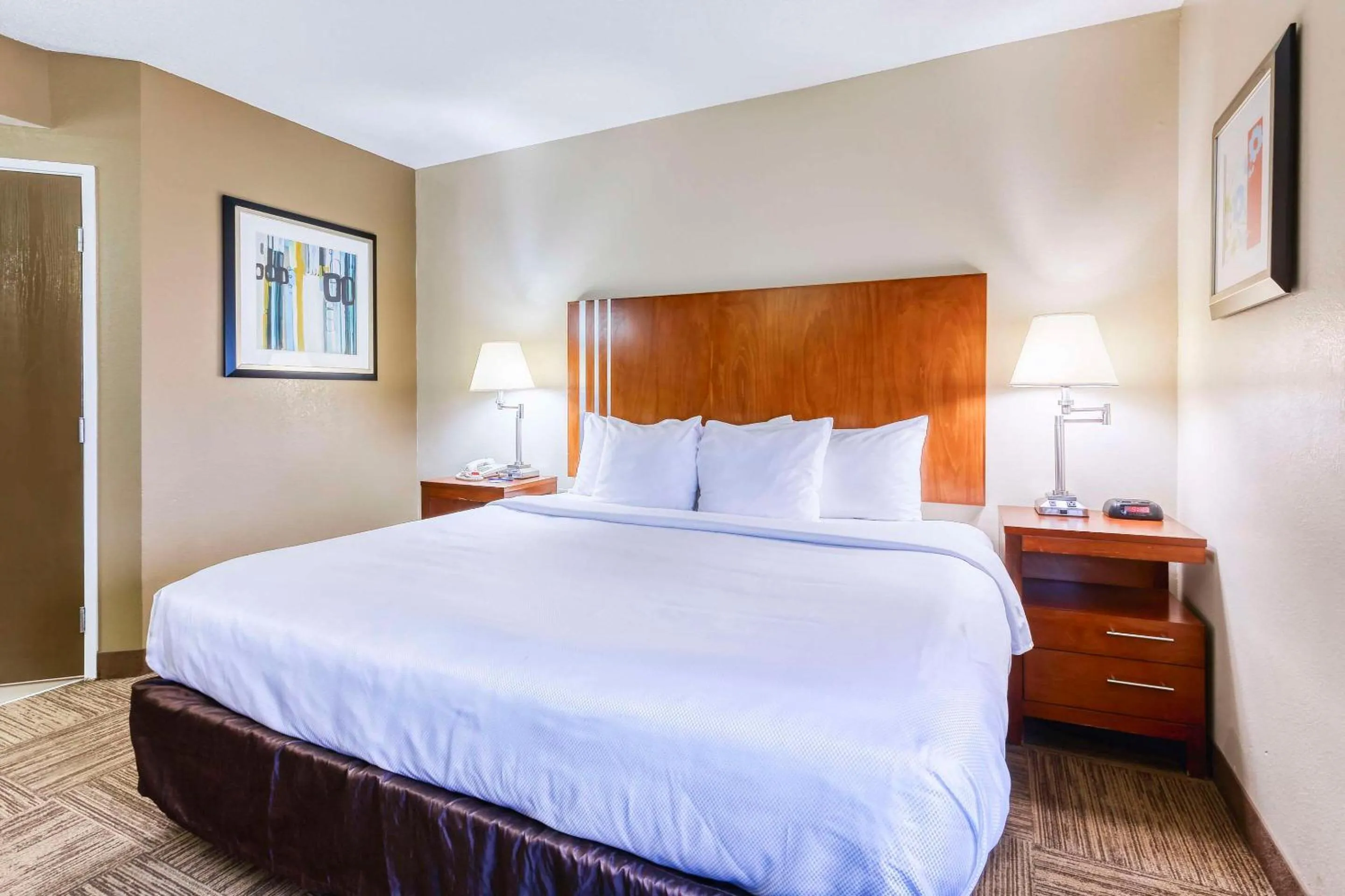 Bedroom, Bed in Comfort Inn & Suites Shepherdsville - Louisville South