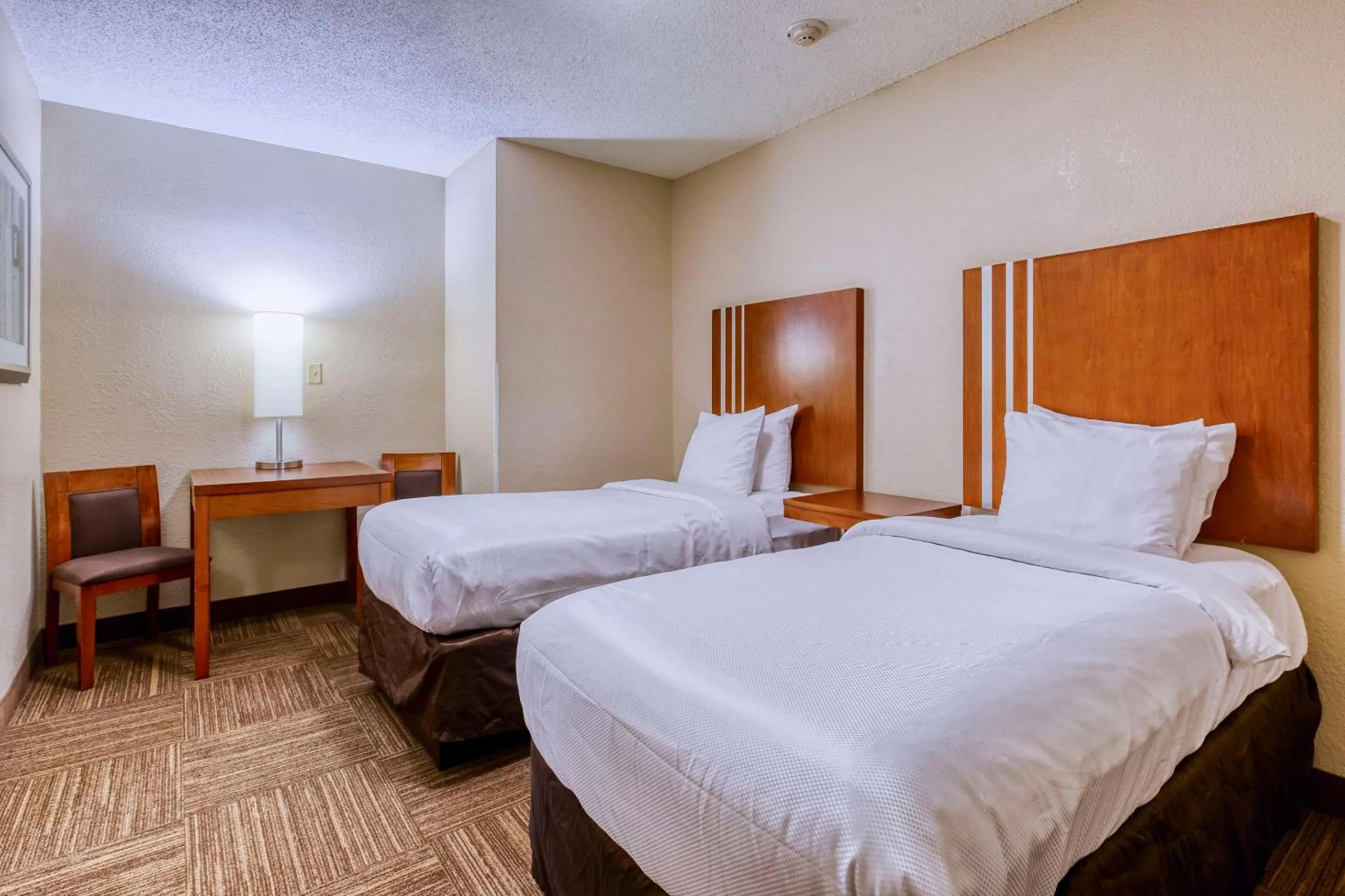 Bedroom, Bed in Comfort Inn & Suites Shepherdsville - Louisville South