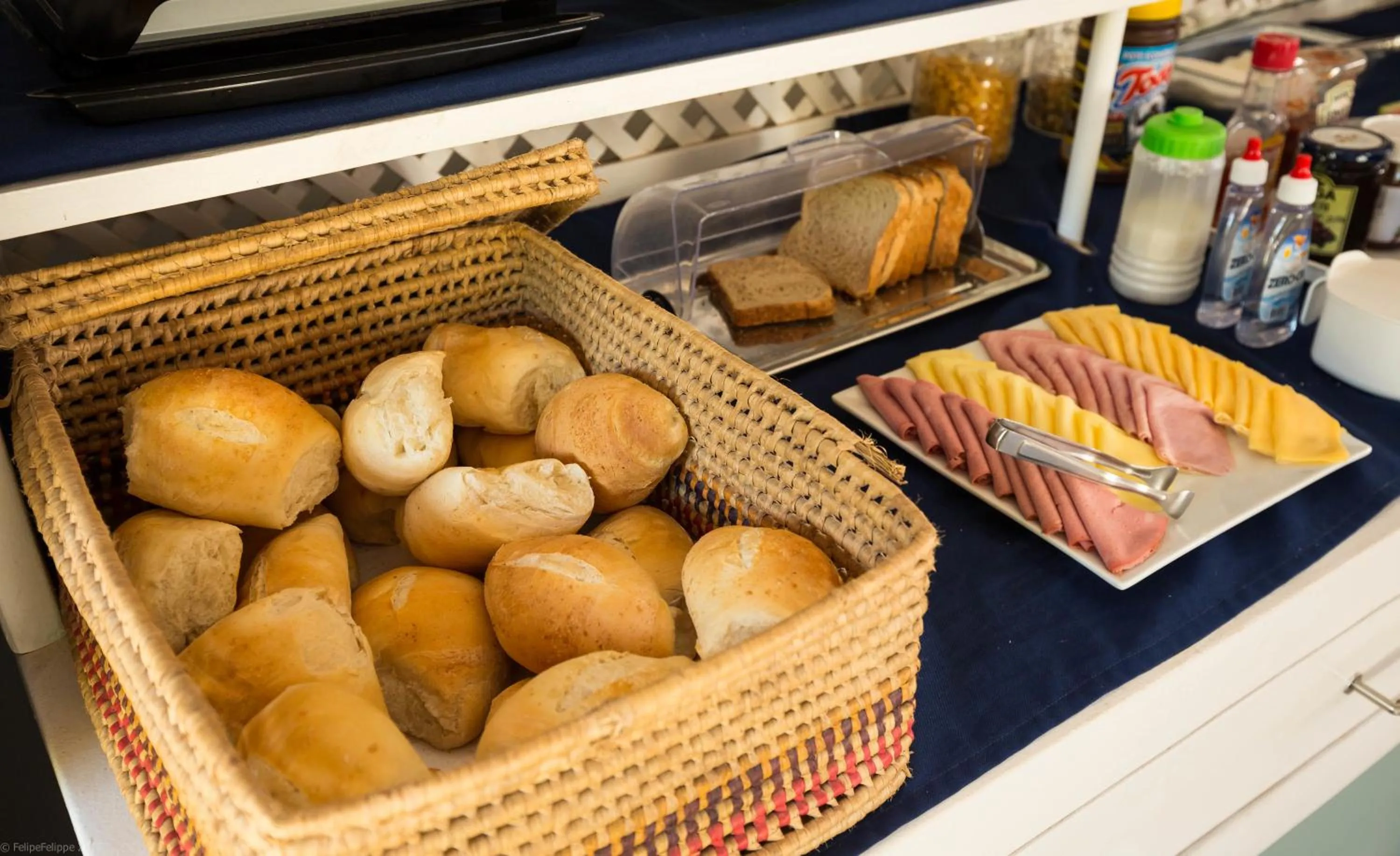 Buffet breakfast in Azul Pousada