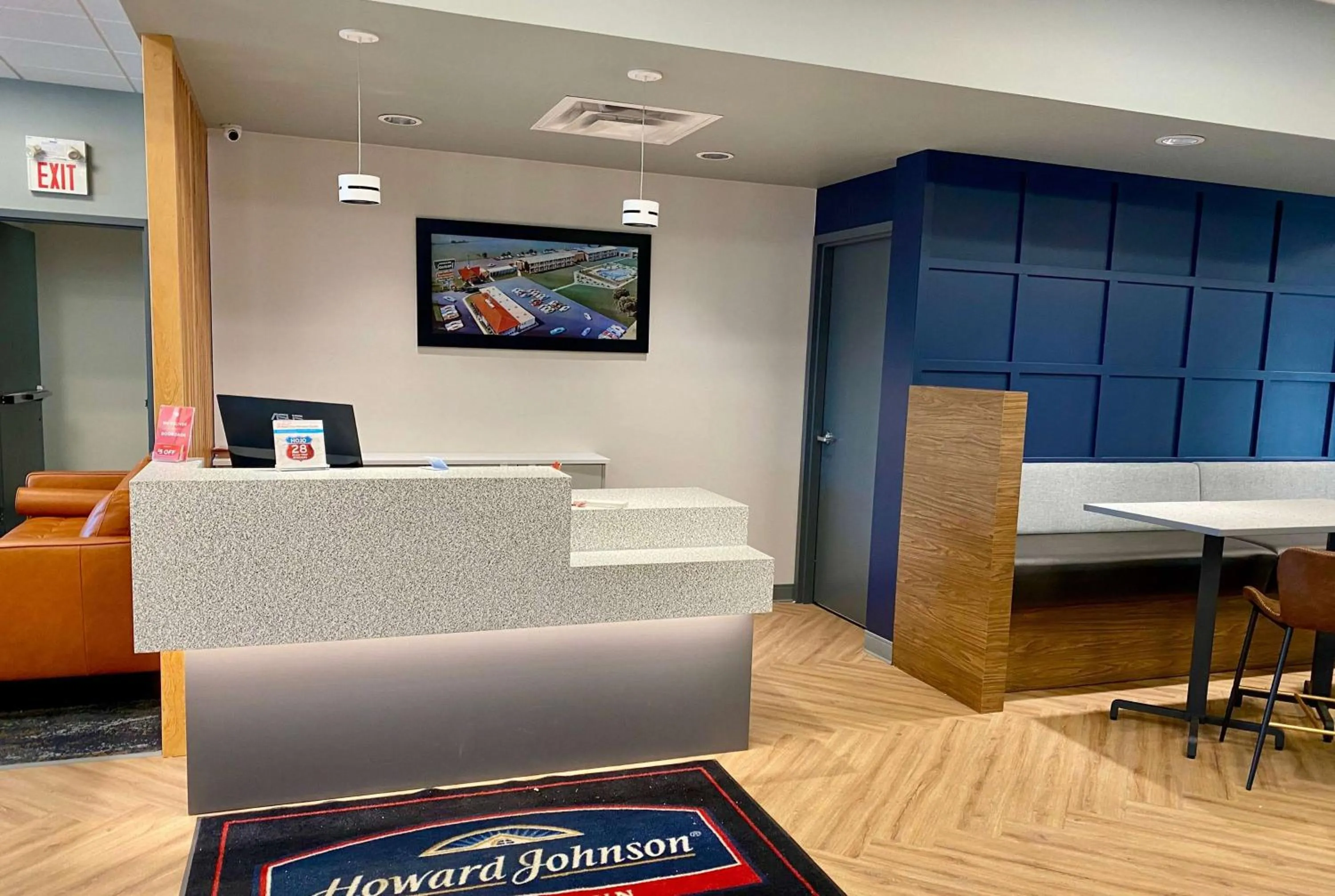 Lobby or reception in Howard Johnson by Wyndham Winnipeg West