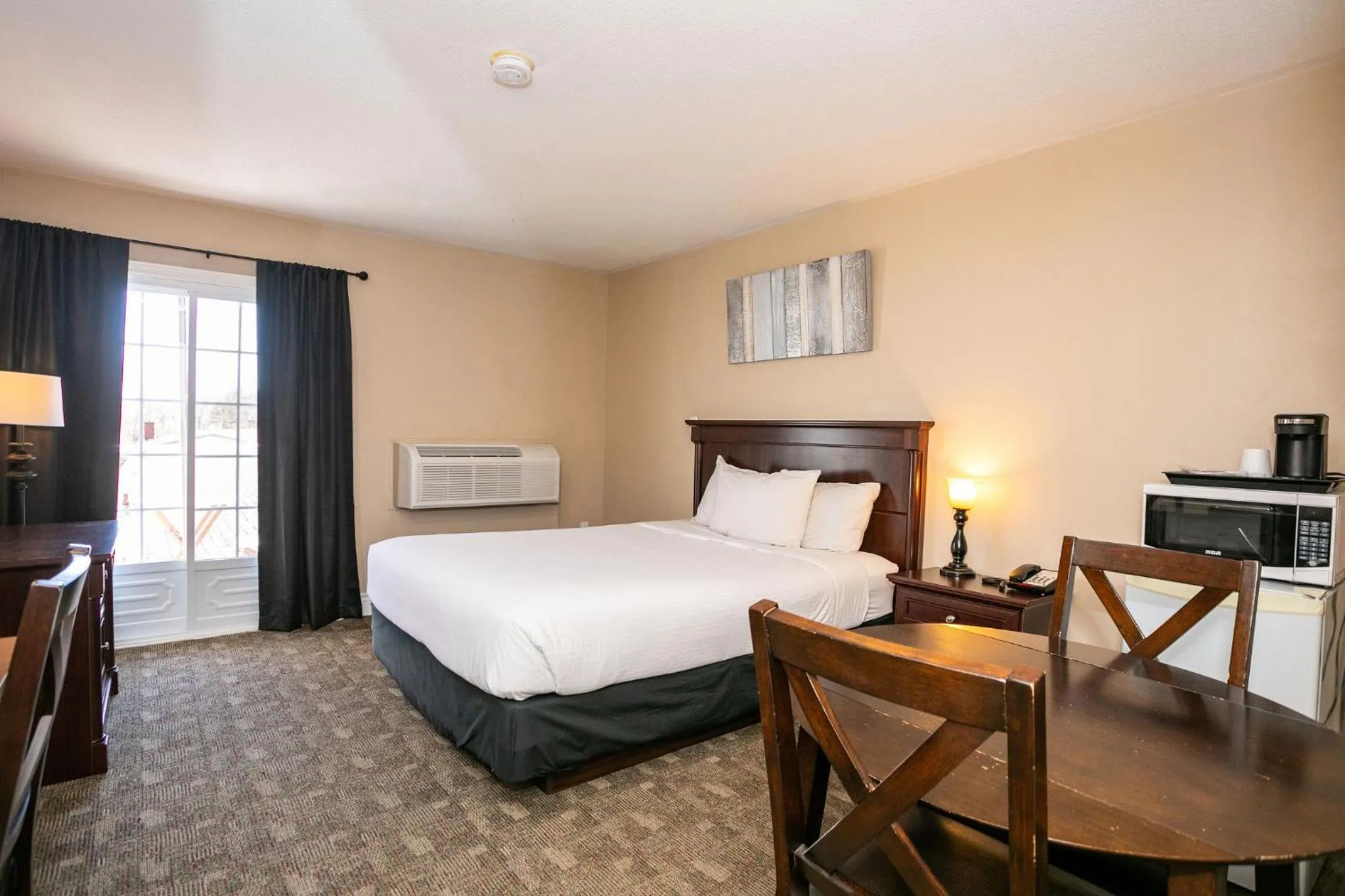 Bed in Canadas Best Value Inn & Suites-Charlottetown