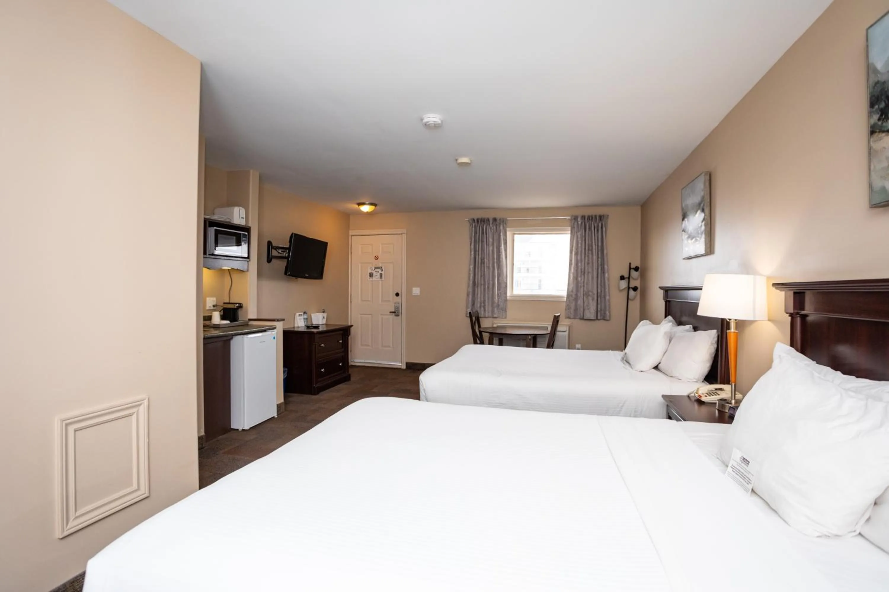 Photo of the whole room, Bed in Canadas Best Value Inn & Suites-Charlottetown