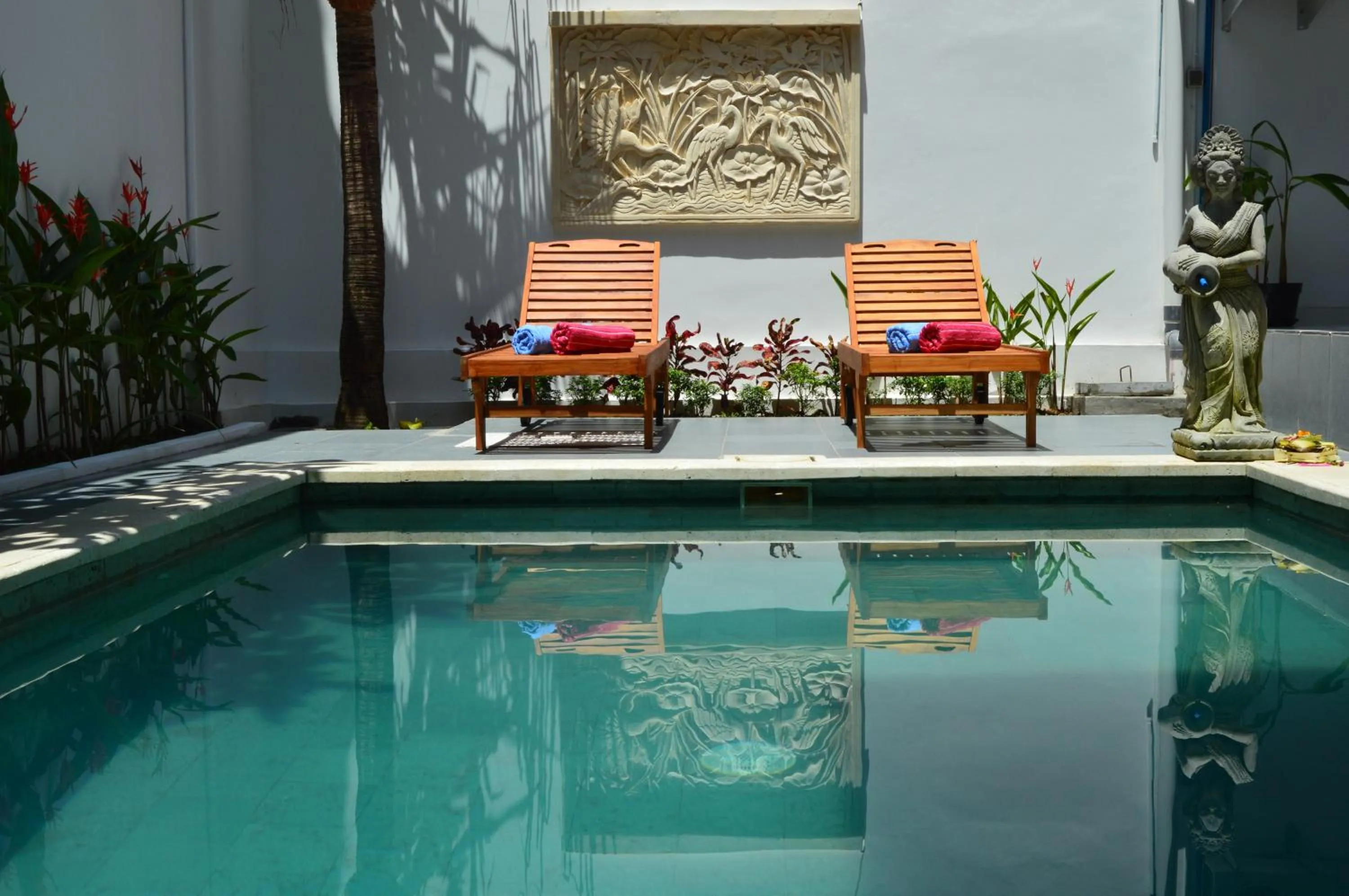 Swimming pool in Askara Guest House & Hostel