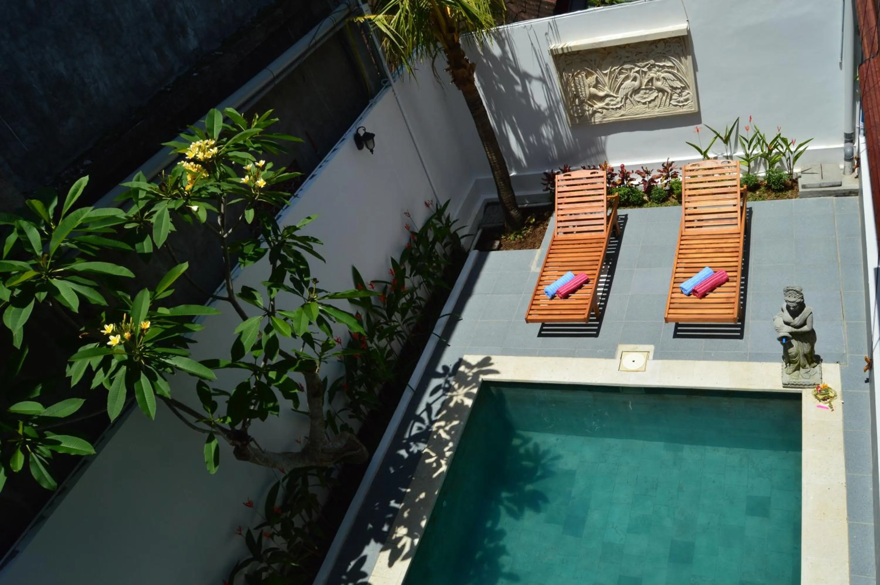 Swimming pool in Askara Guest House & Hostel