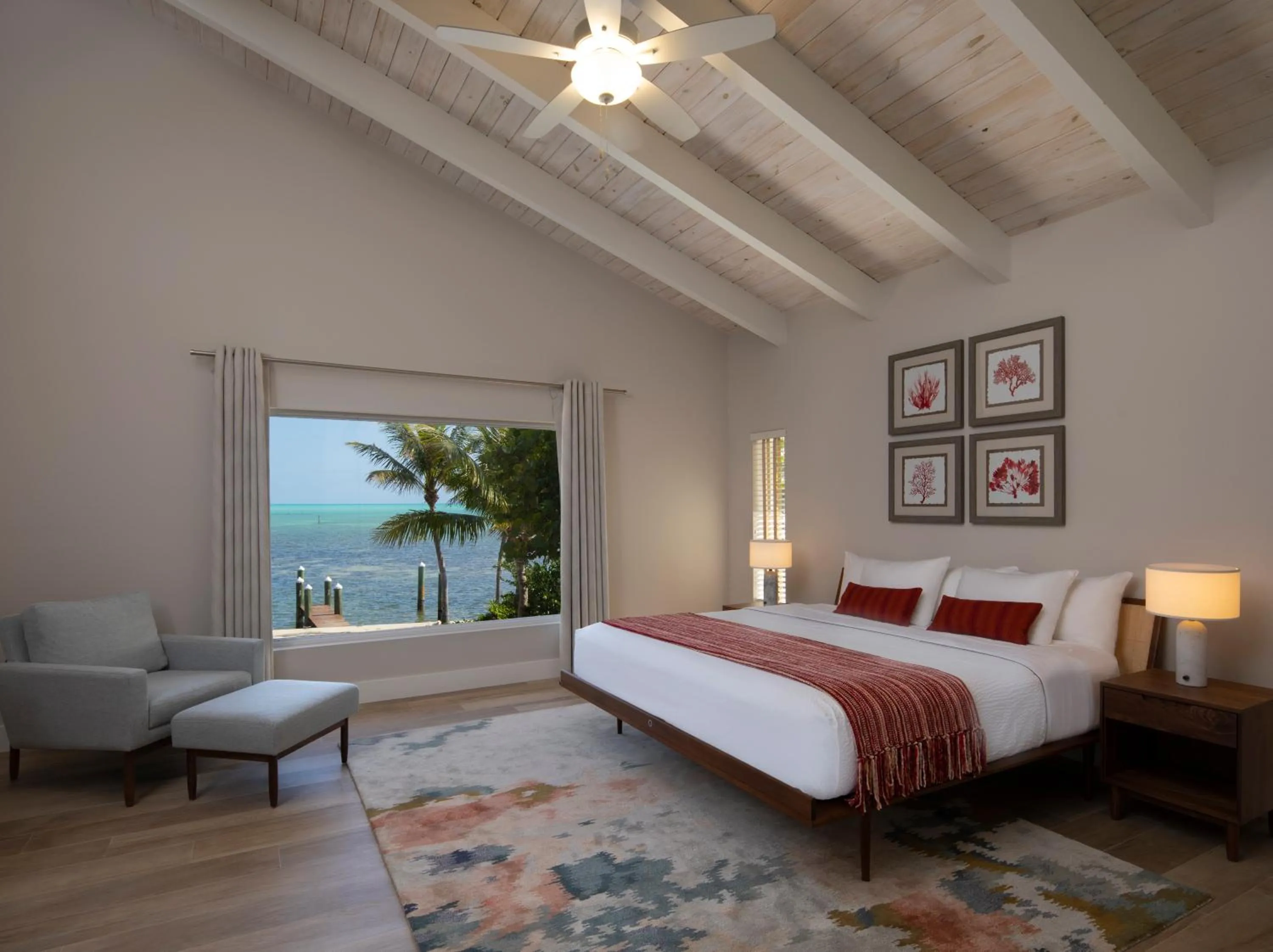 Photo of the whole room, Bed in La Siesta Resort & Villas