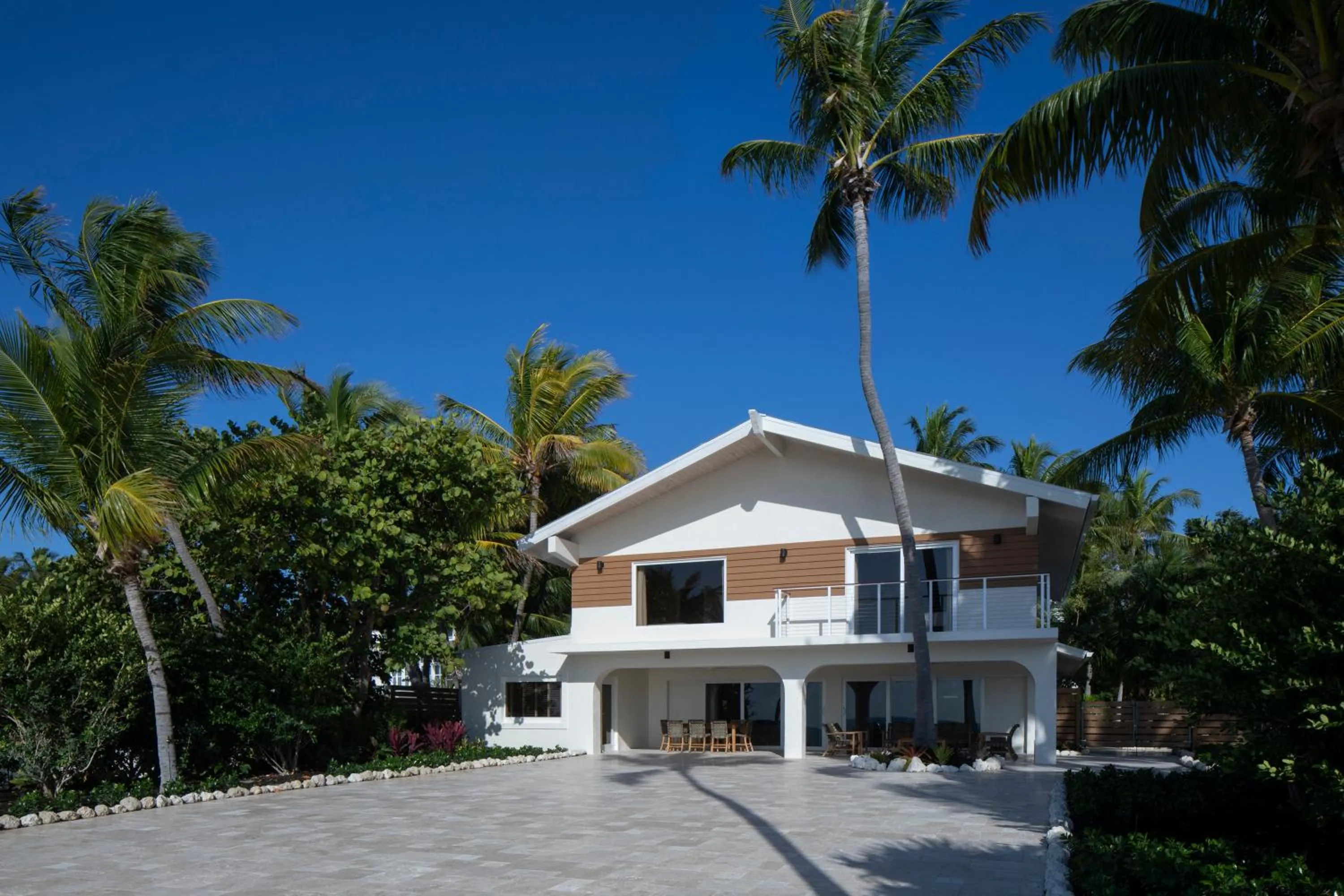 Property building in La Siesta Resort & Villas