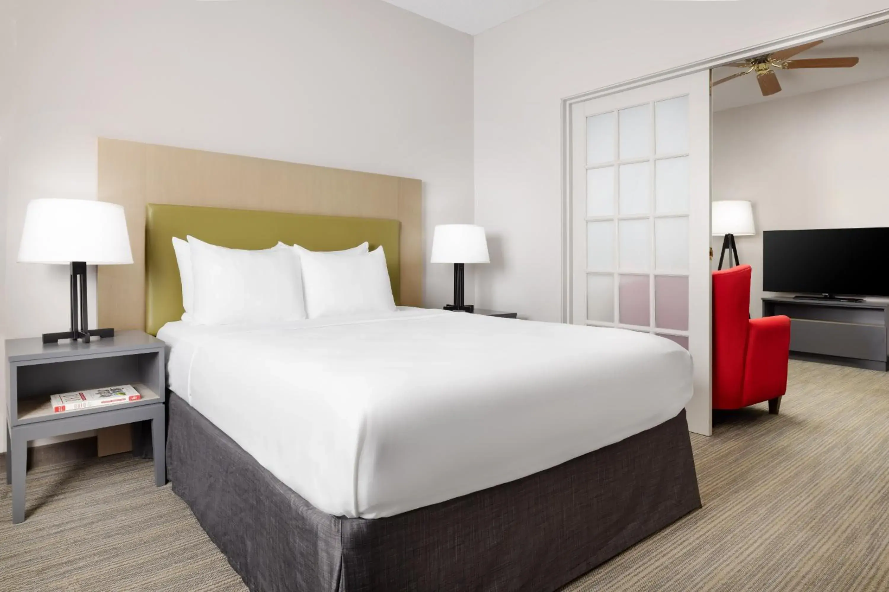 One-Bedroom Queen Suite - Disability Access/Non-Smoking in Country Inn & Suites by Radisson, Springfield, OH One-Bedroom Queen Suite - Disability Access/Non-Smoking in Country Inn & Suites by Radisson, Springfield, OH