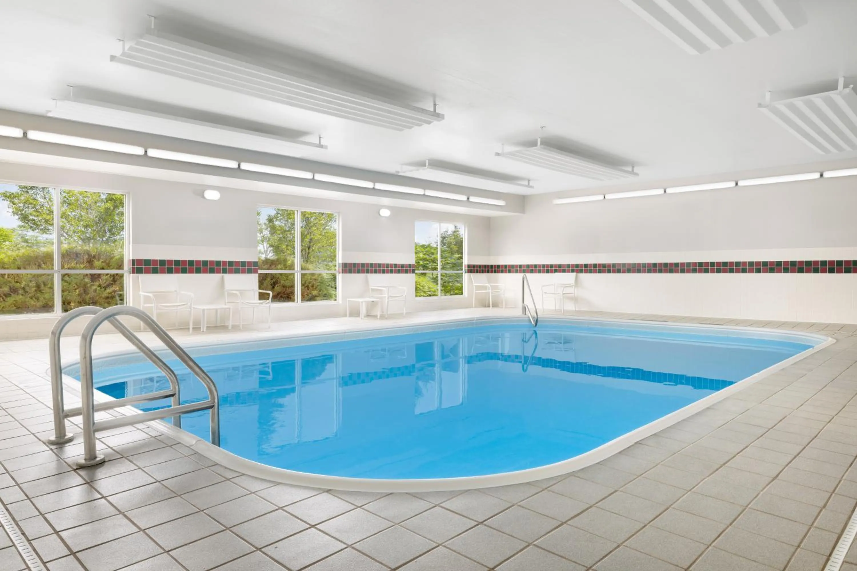 Swimming pool in Country Inn & Suites by Radisson, Springfield, OH