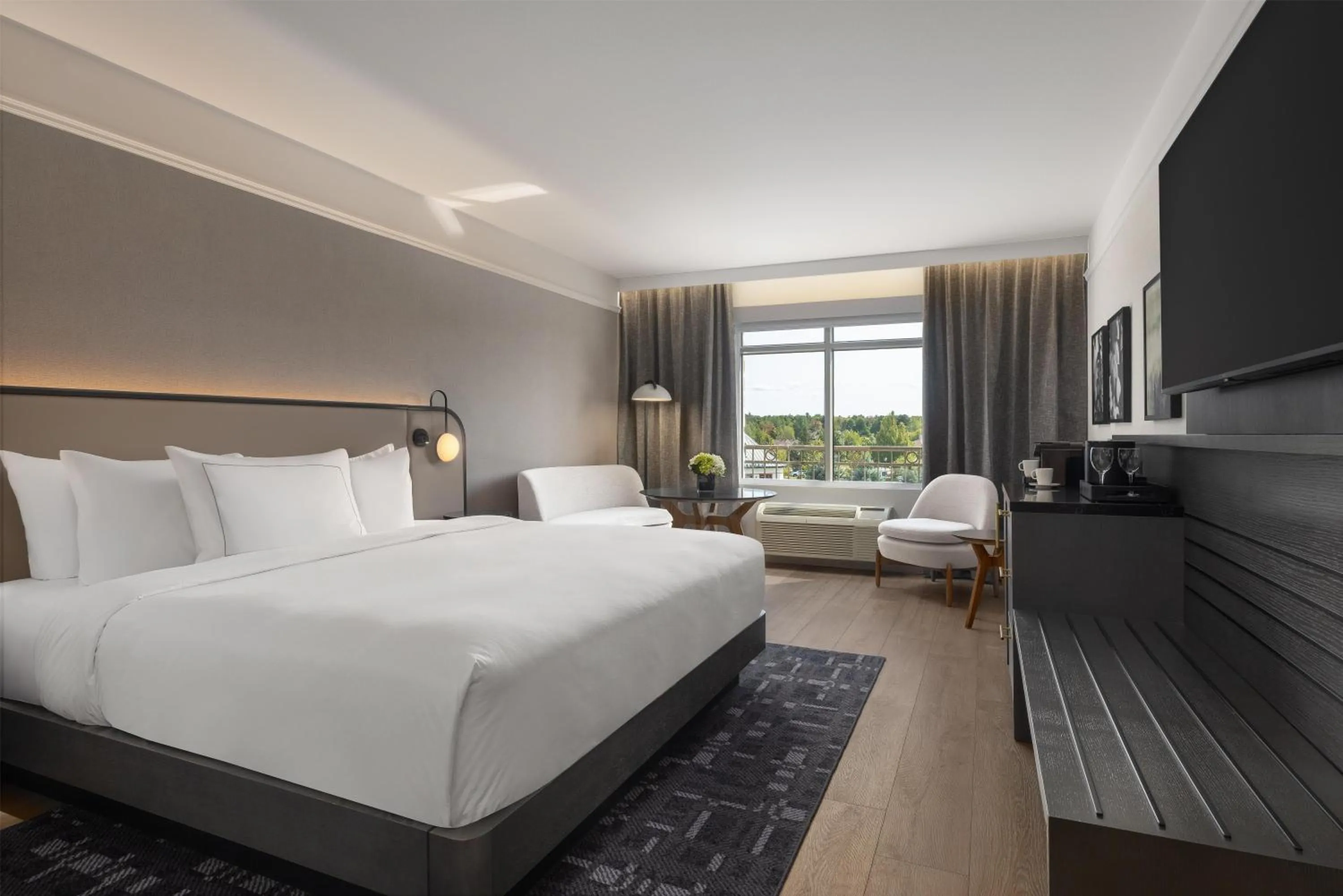 Bed in Hotel Vallea Bromont, Tapestry Collection by Hilton