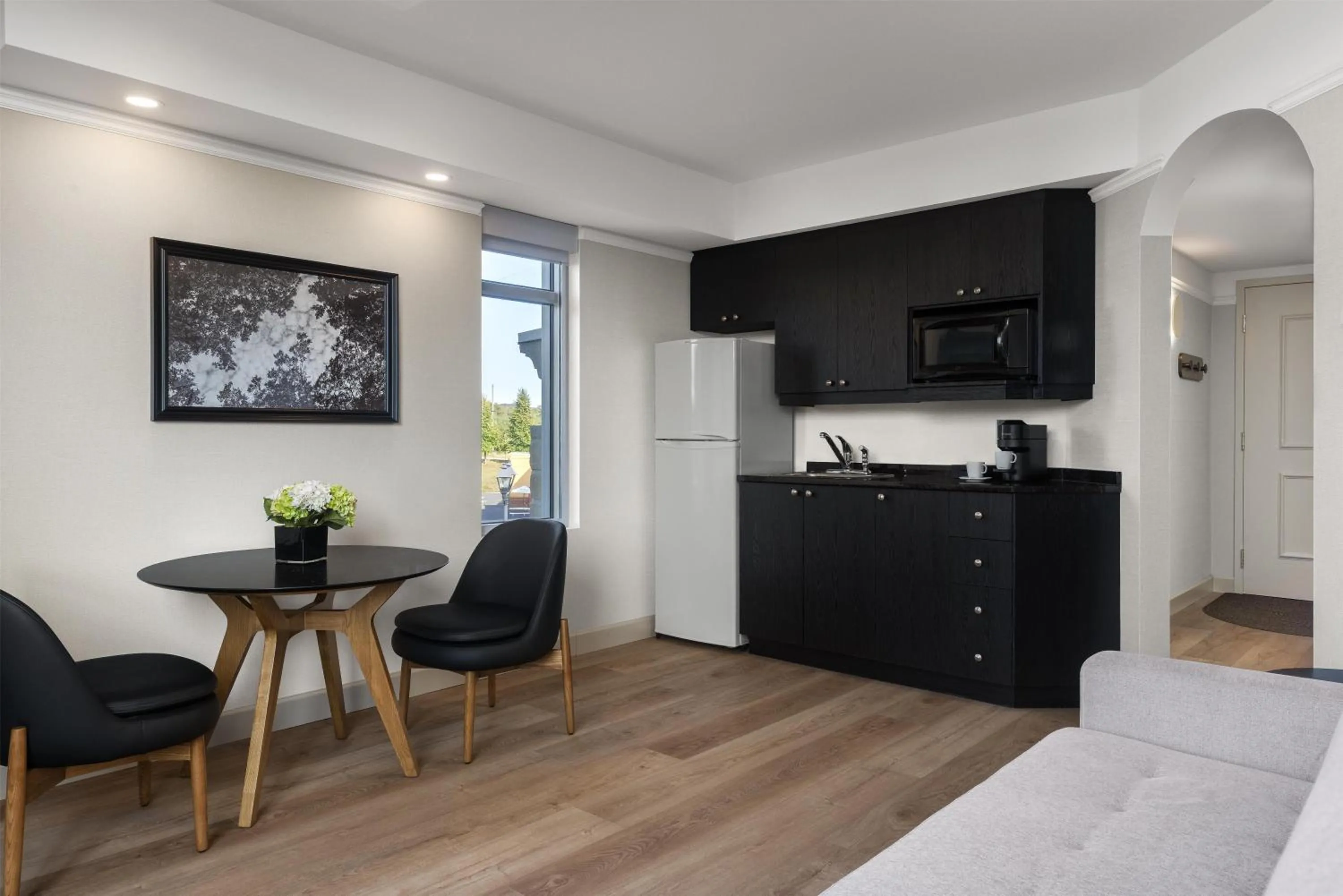 Living room in Hotel Vallea Bromont, Tapestry Collection by Hilton