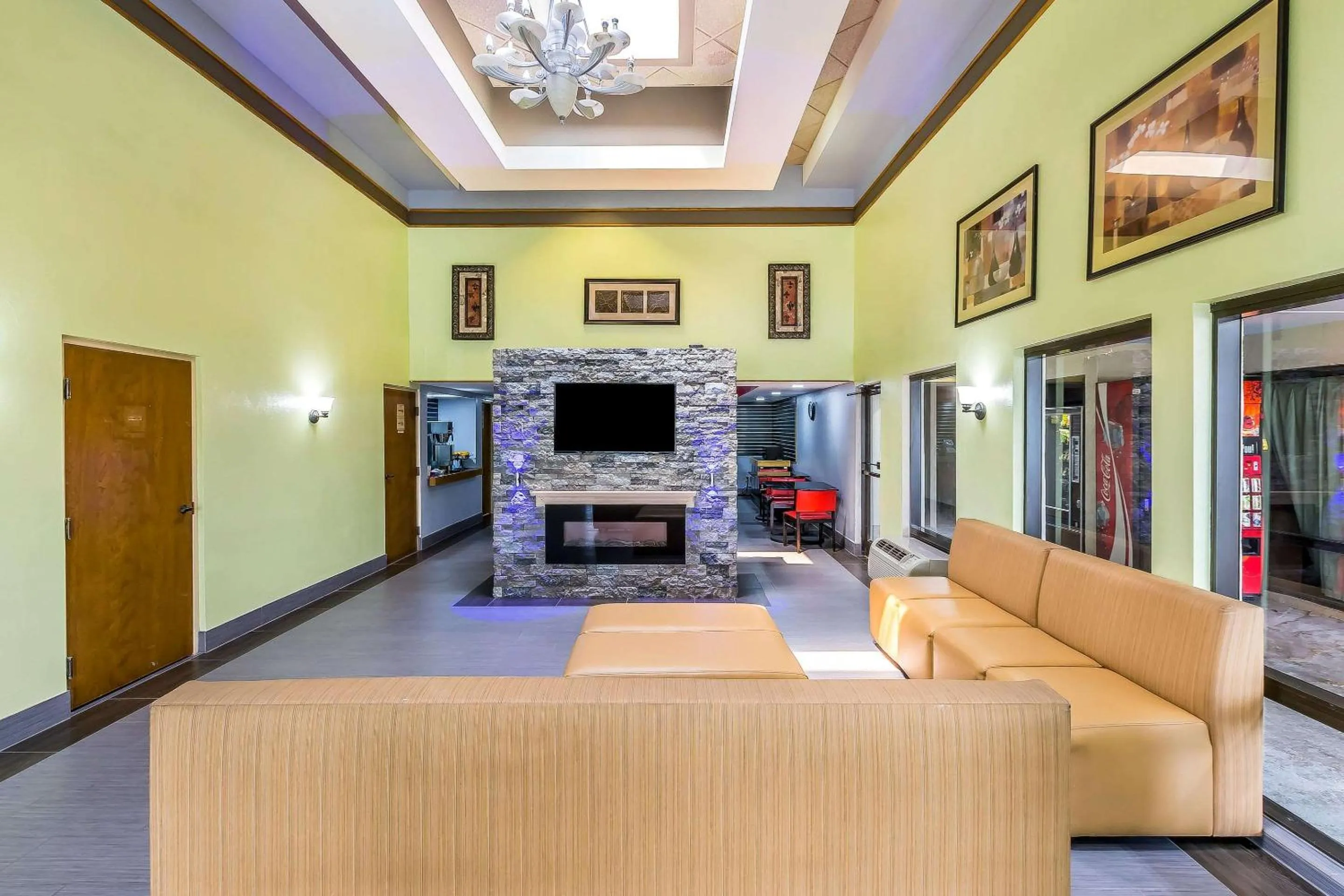 Lobby or reception in Rodeway Inn Knoxville East