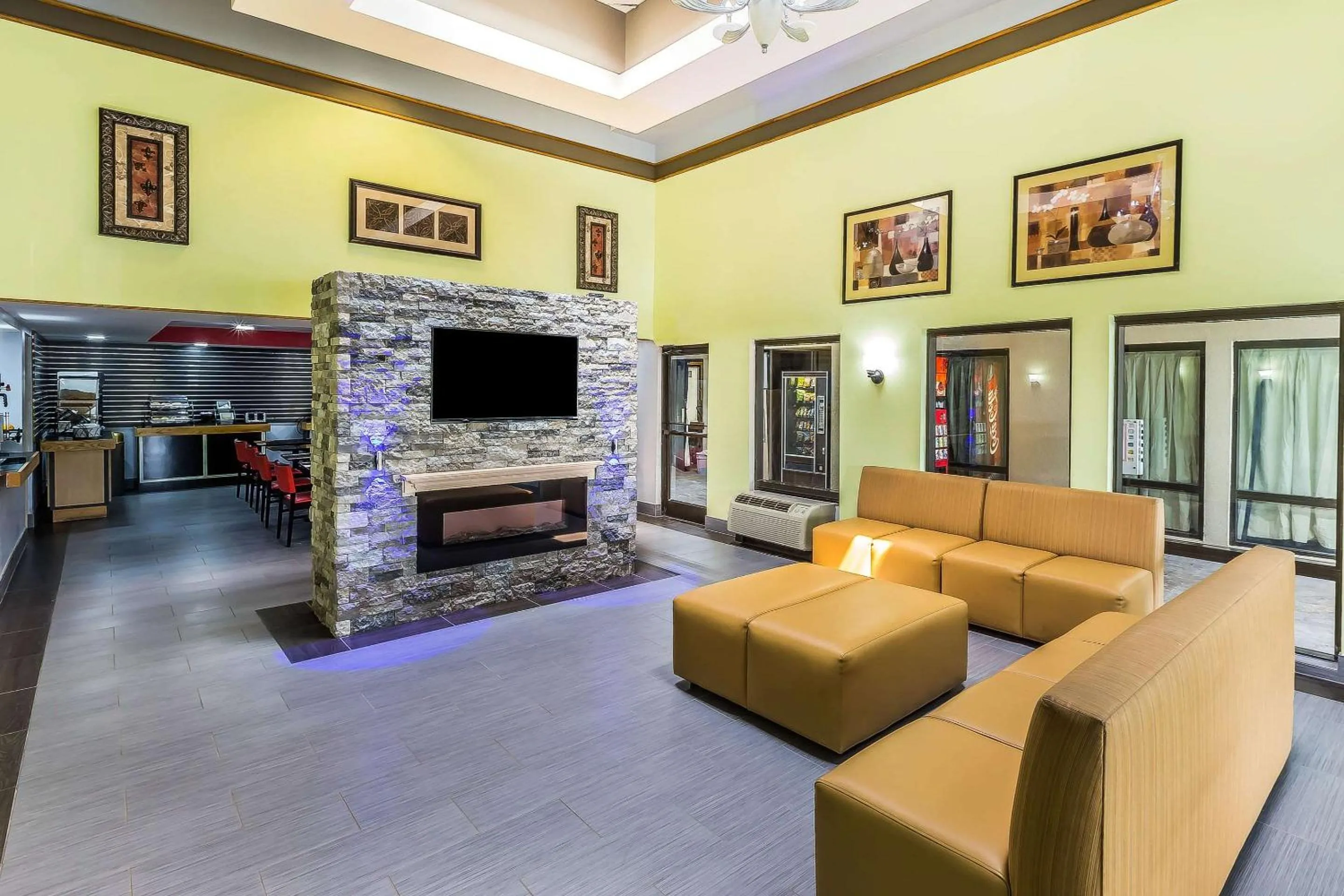 Lobby or reception in Rodeway Inn Knoxville East