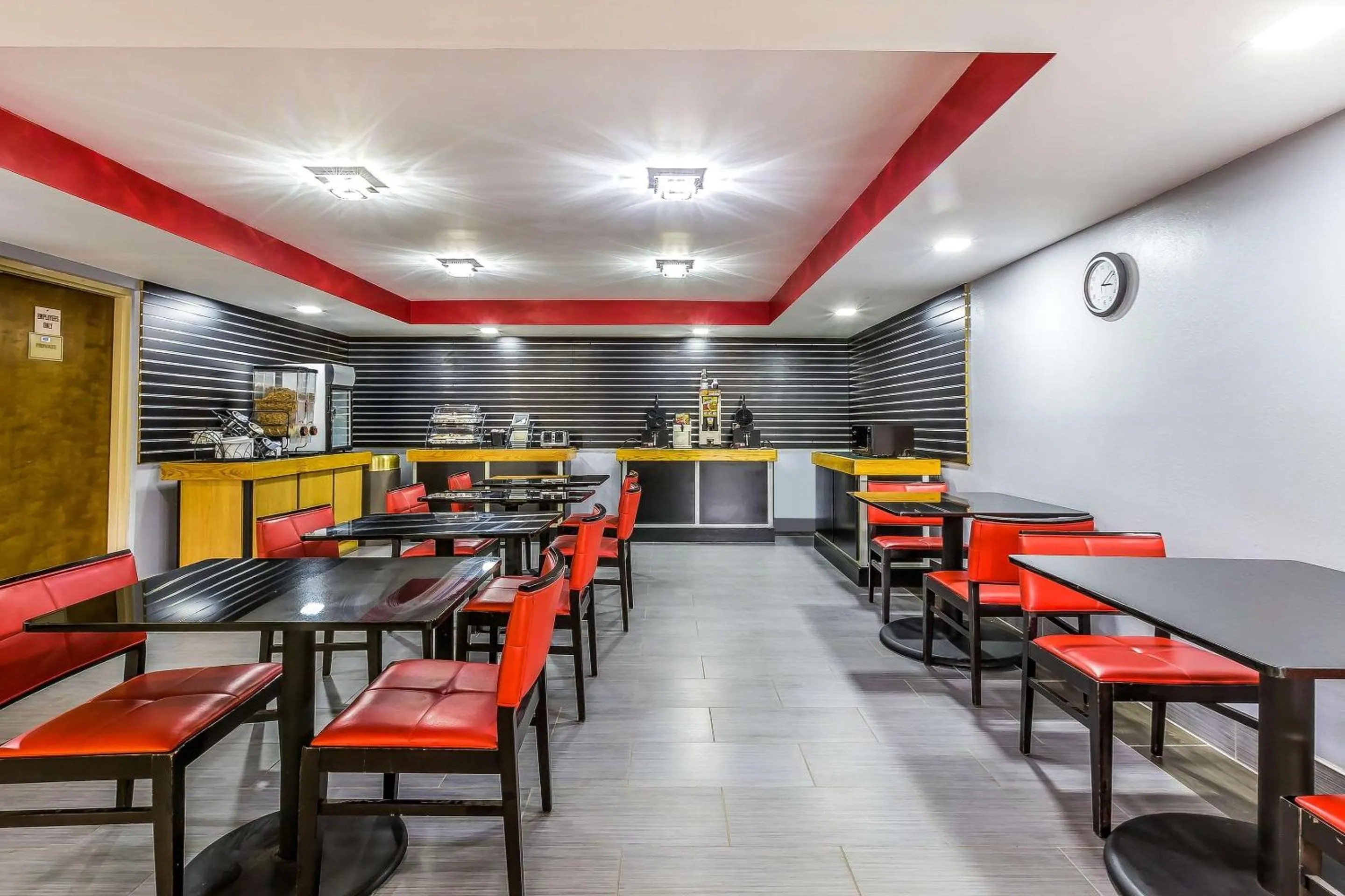 Restaurant/places to eat in Rodeway Inn Knoxville East