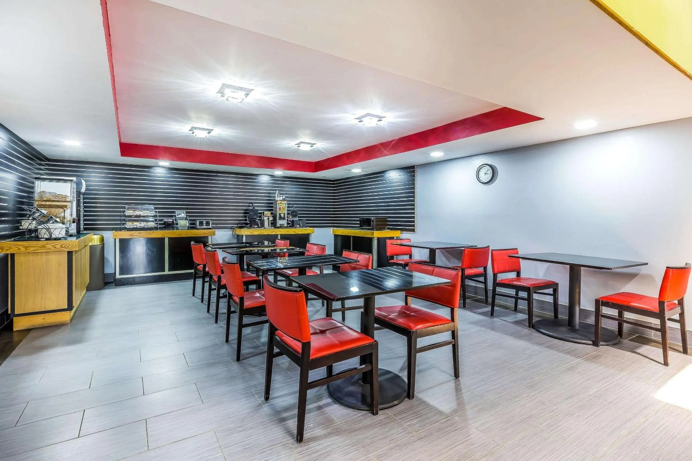 Restaurant/places to eat in Rodeway Inn Knoxville East