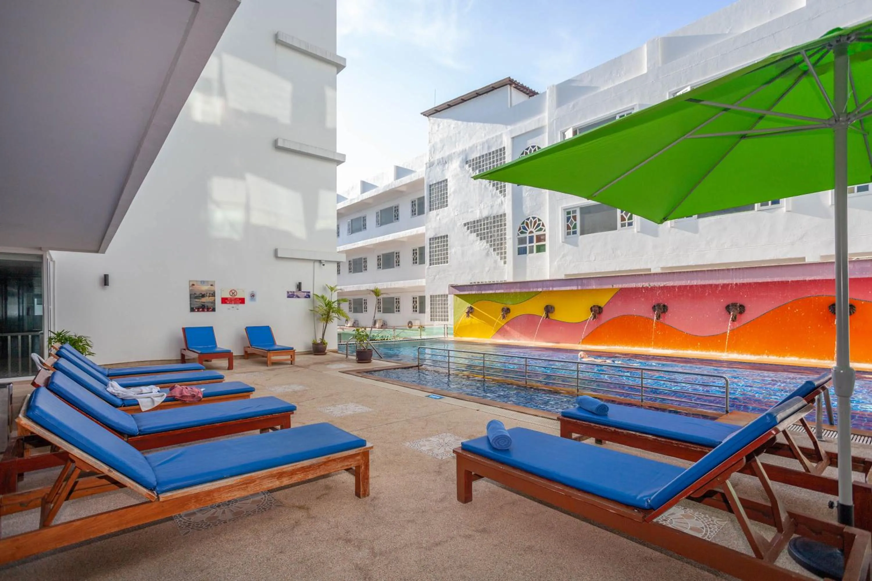 Swimming pool in Baumancasa Beach Resort