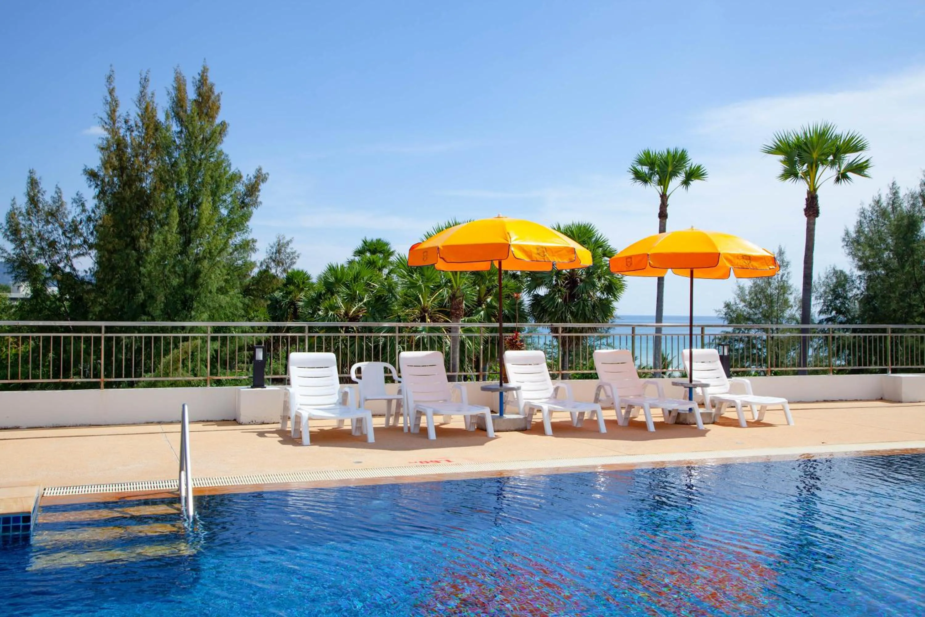 Swimming pool in Baumancasa Beach Resort