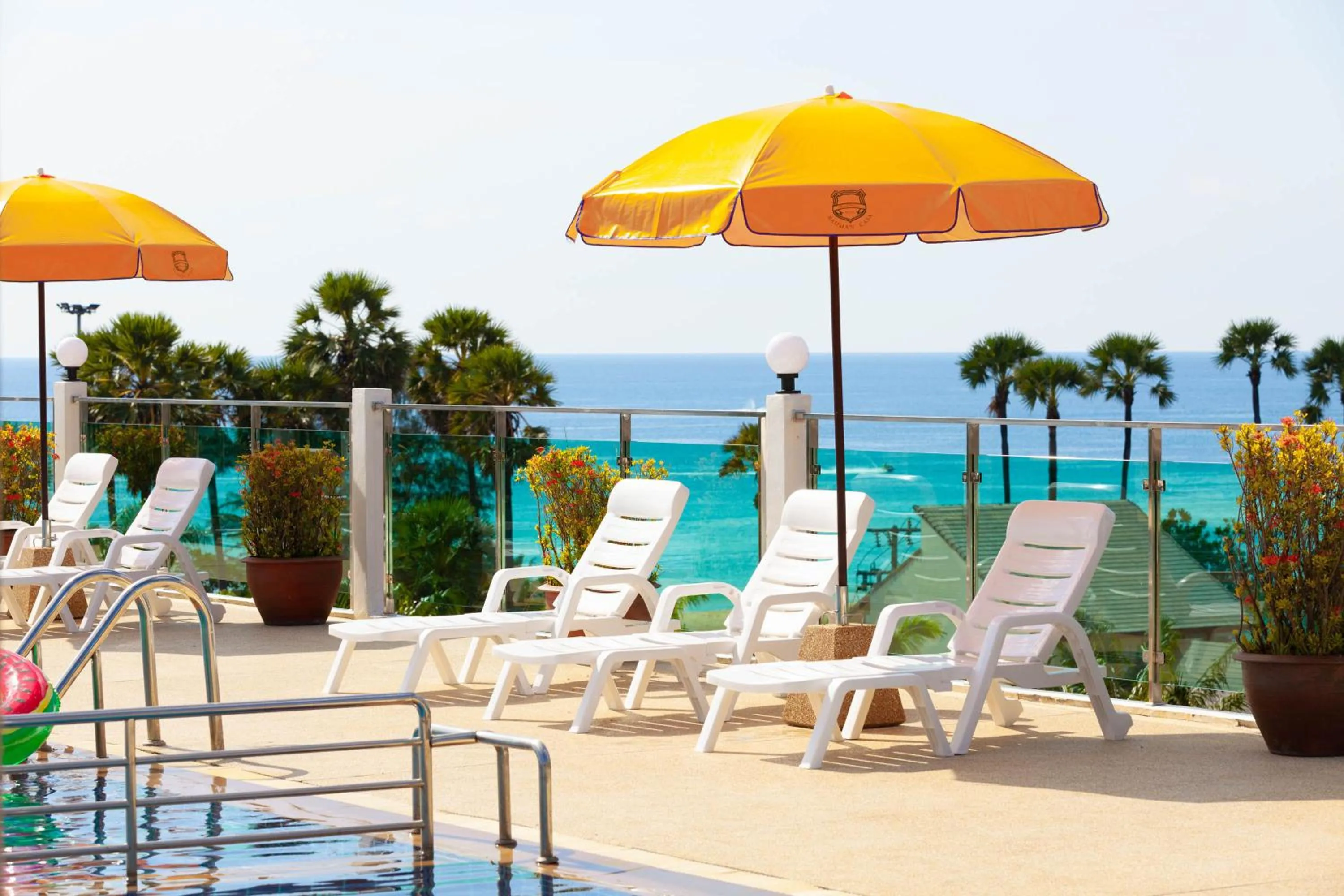 Swimming pool in Baumancasa Beach Resort