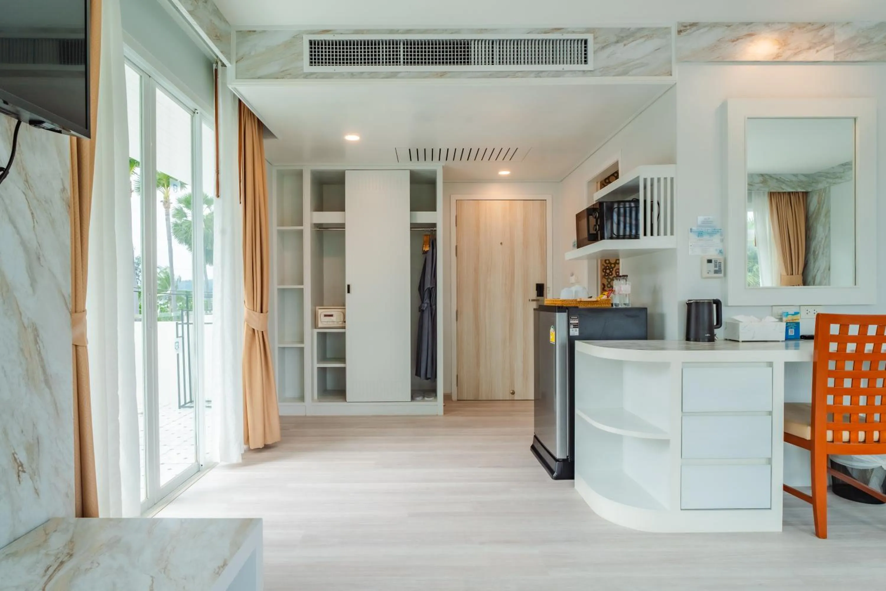 Photo of the whole room in Baumancasa Beach Resort