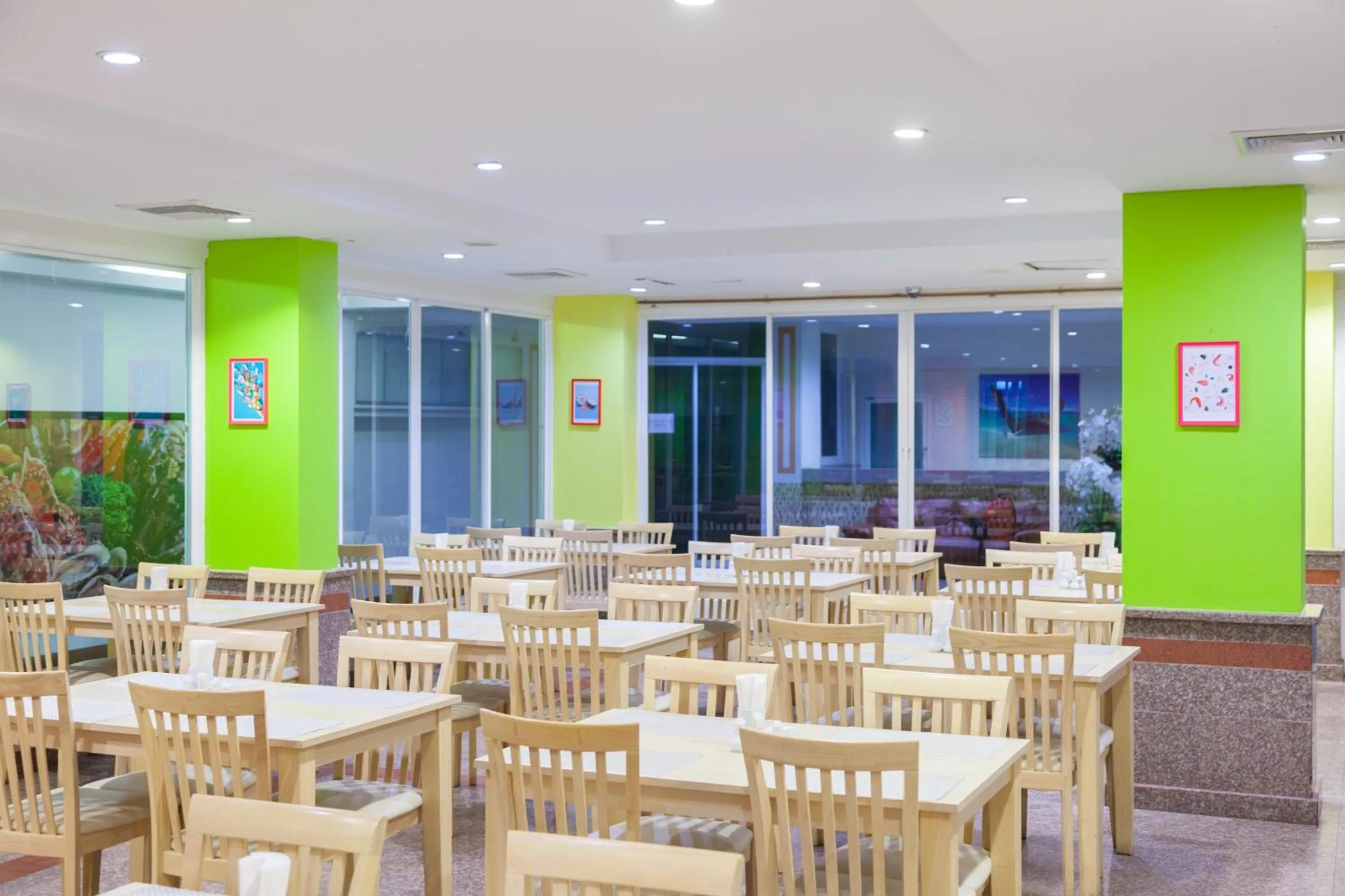 Breakfast in Baumancasa Beach Resort