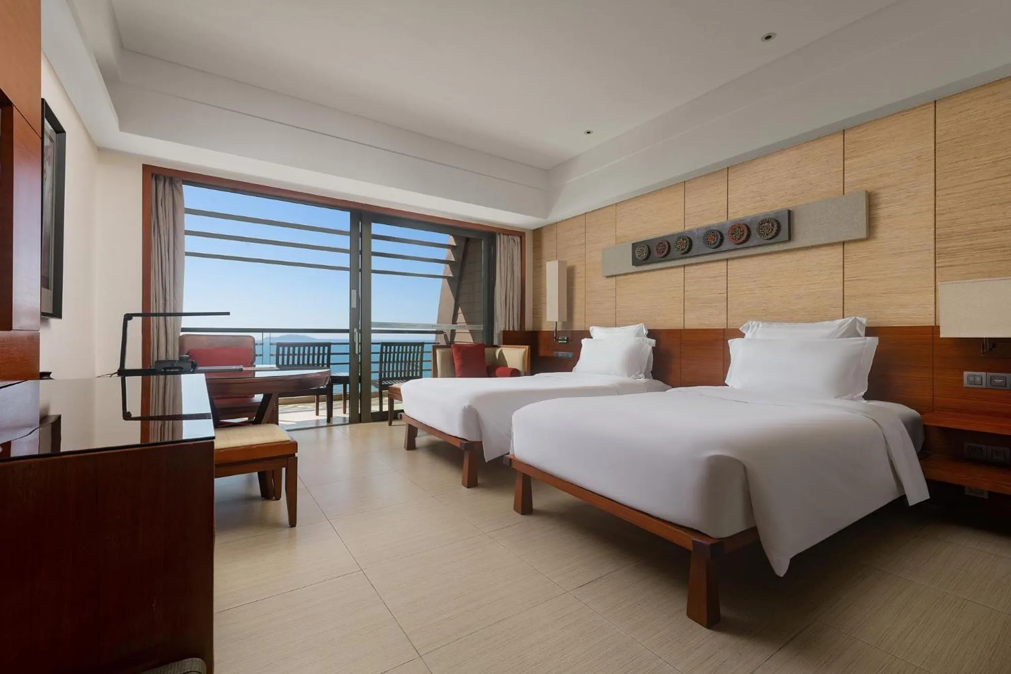 room service, Bed in Pullman Oceanview Sanya Bay Resort & Spa