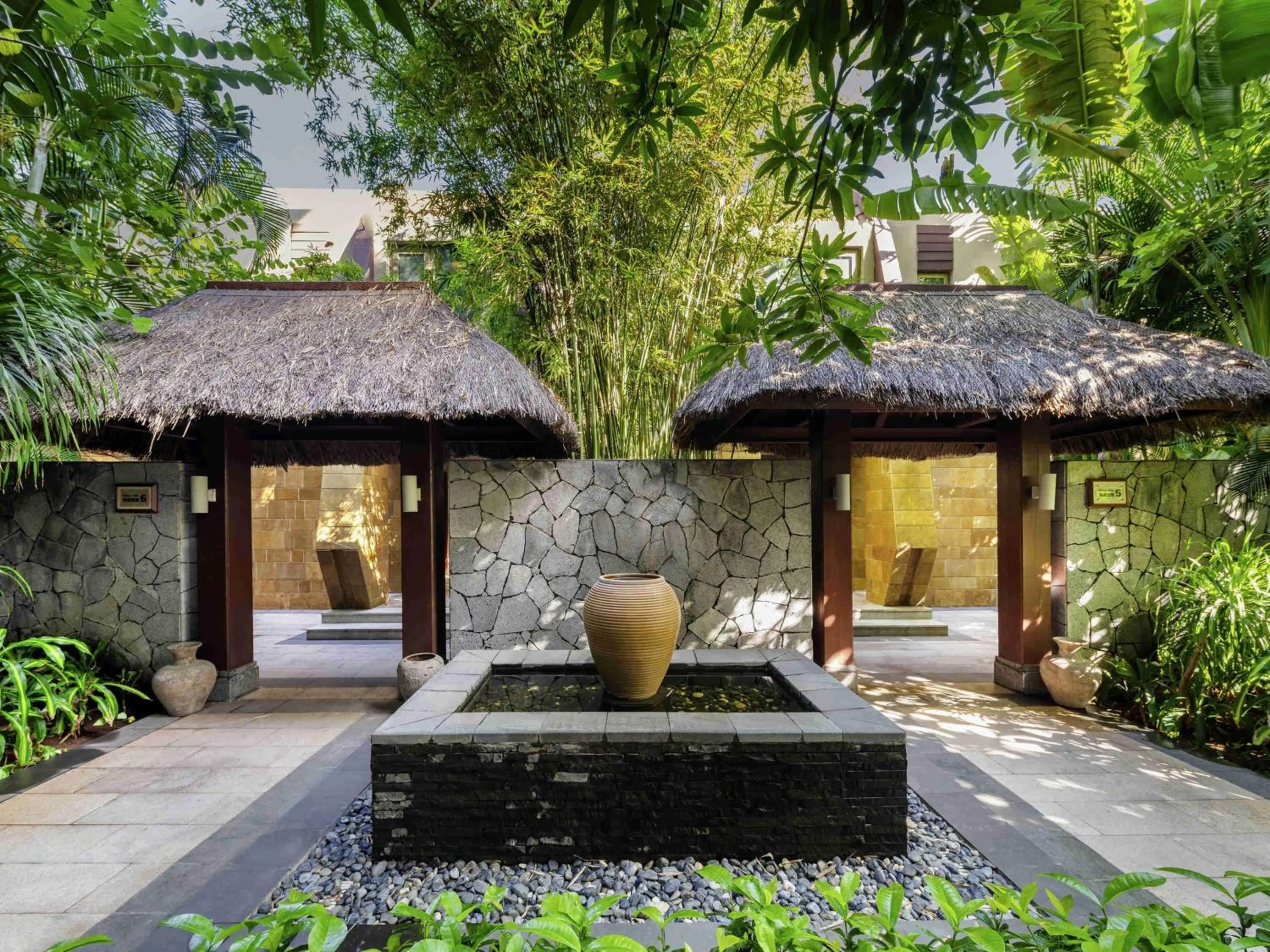 Bedroom in Pullman Oceanview Sanya Bay Resort & Spa