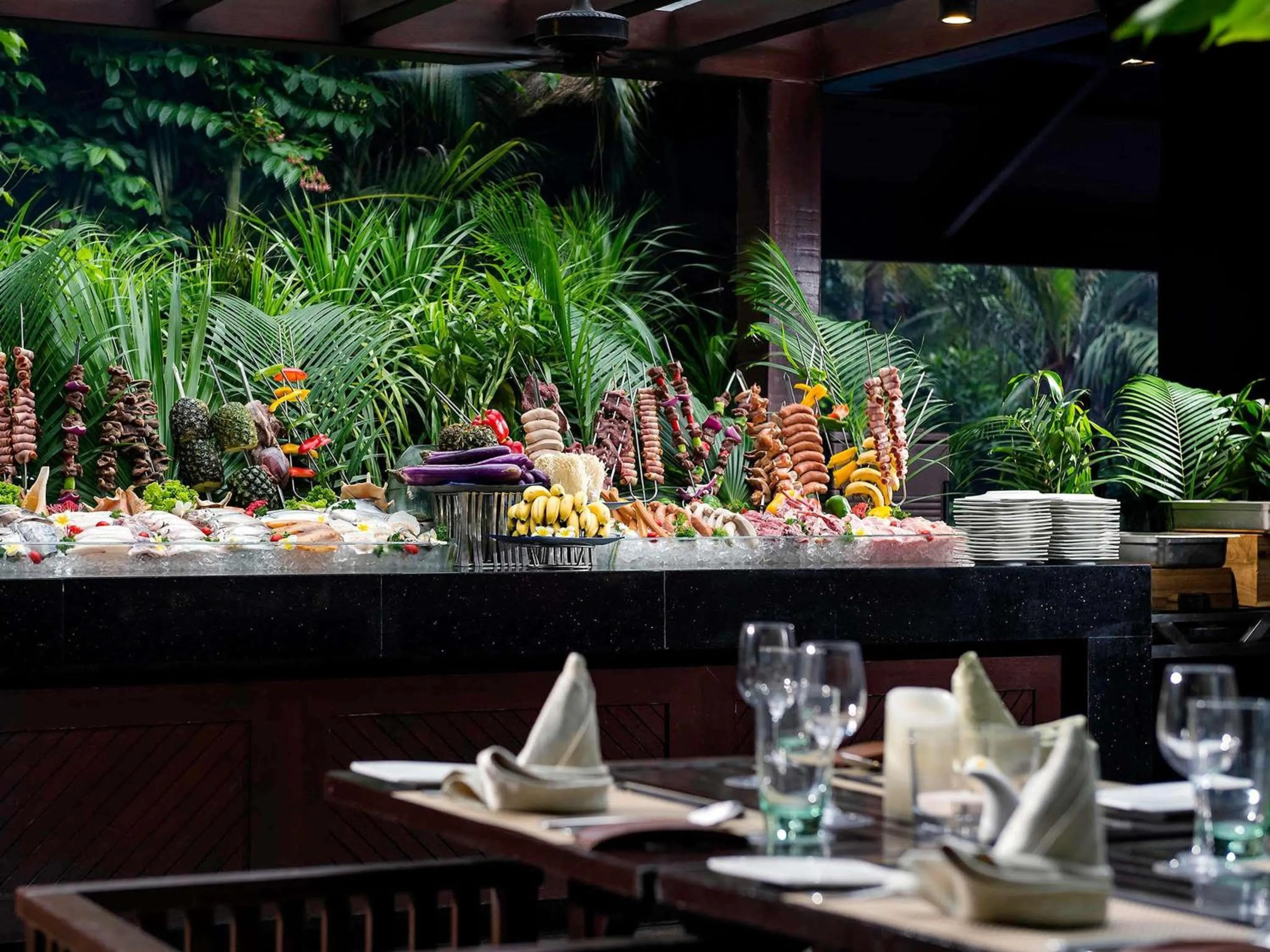 Lounge or bar in Pullman Oceanview Sanya Bay Resort & Spa