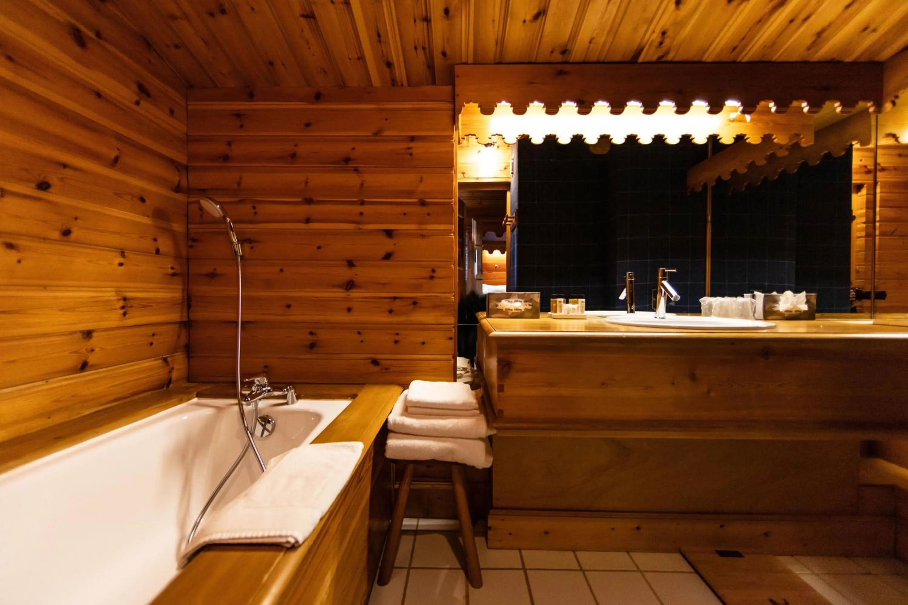 Bathroom in La Savoyarde