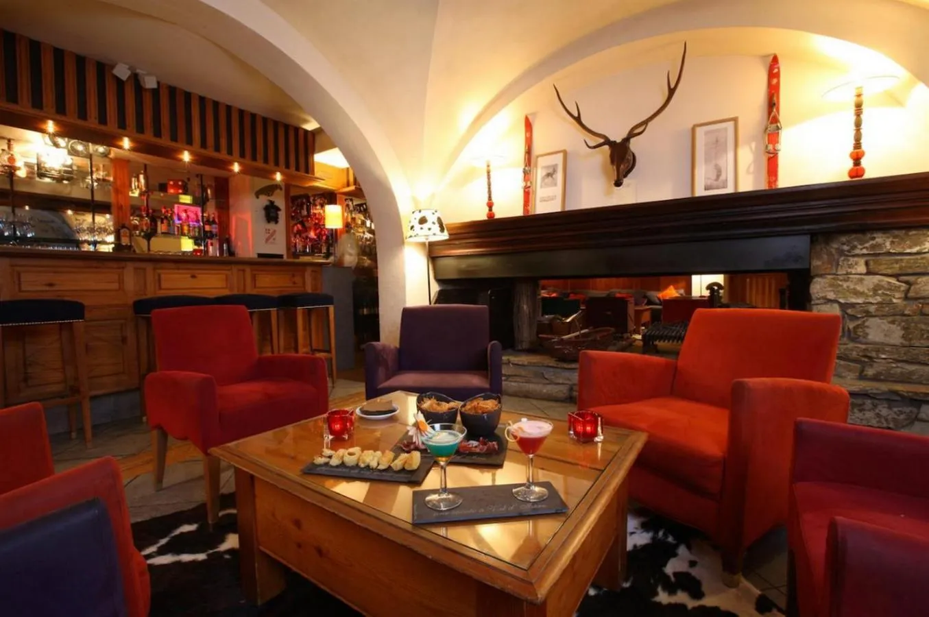 Communal lounge/ TV room in La Savoyarde