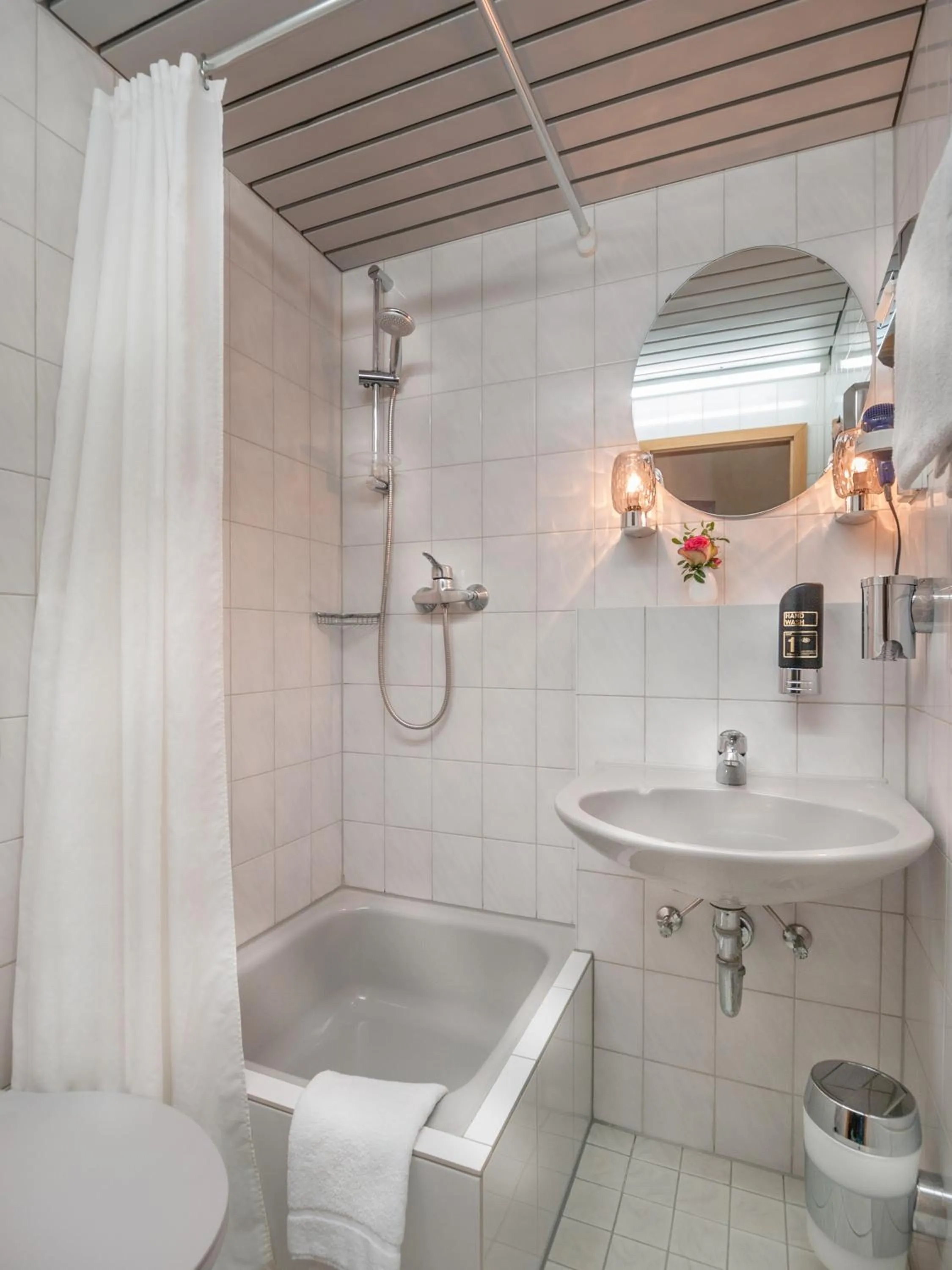 Bathroom in Trip Inn Hotel Schumann