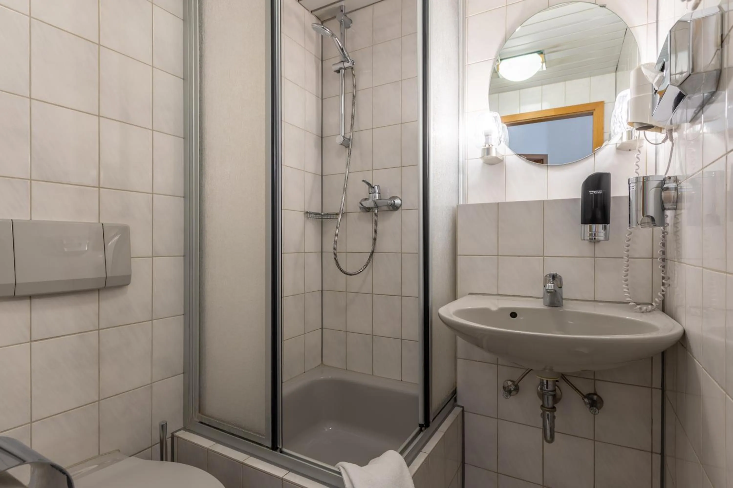 Shower in Trip Inn Hotel Schumann