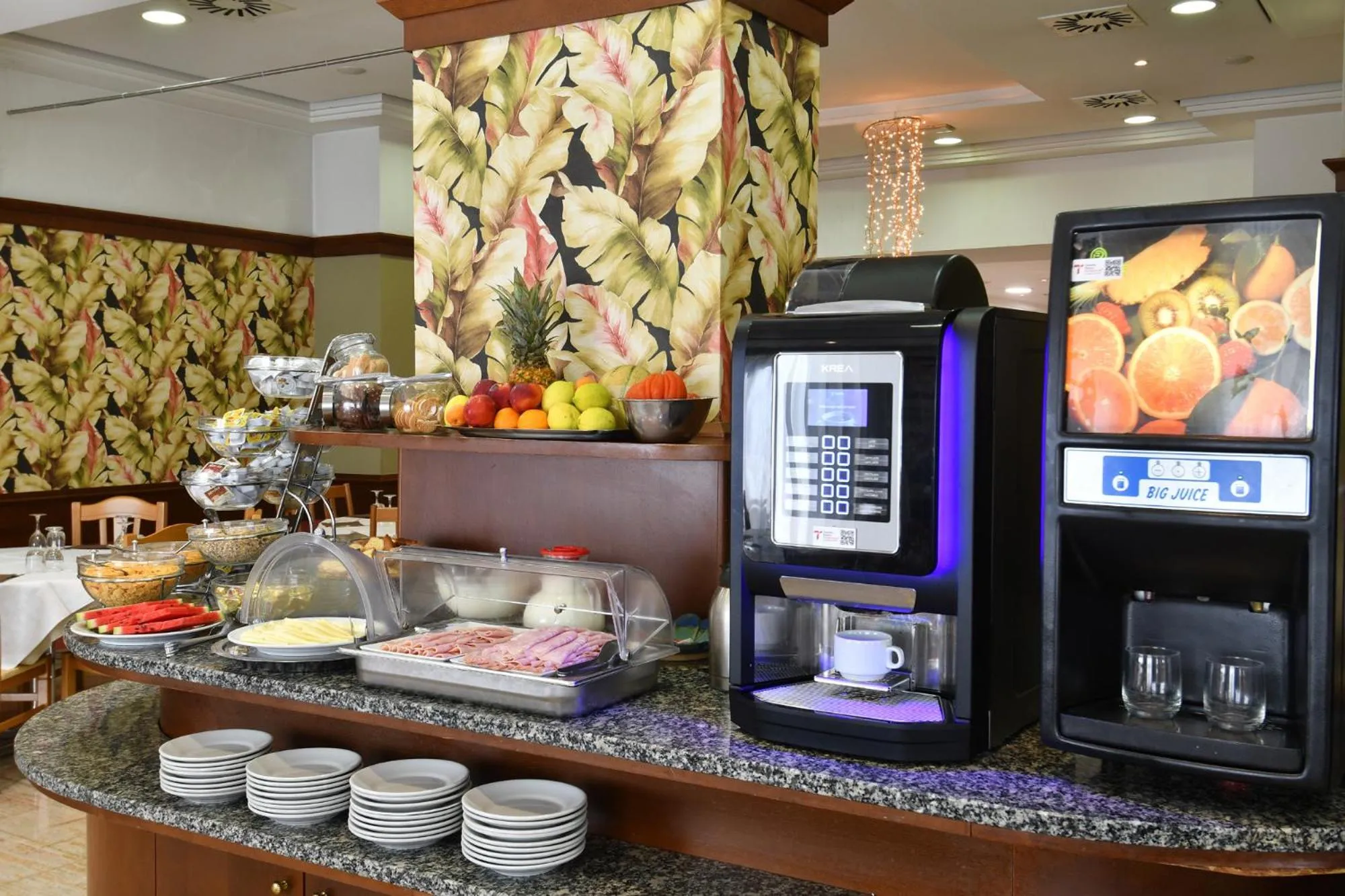 Buffet breakfast in Hotel Innocenti