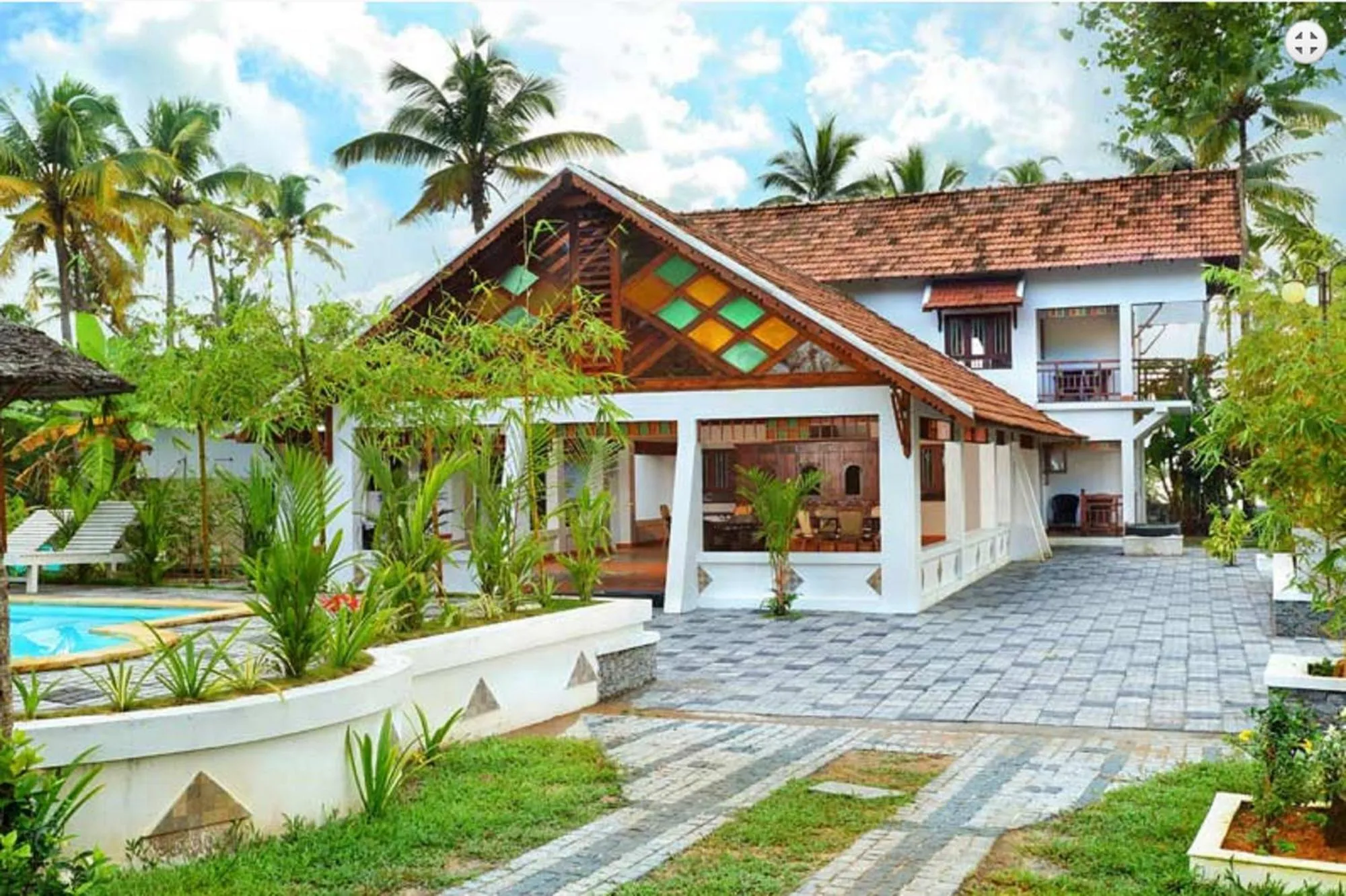 Facade/entrance in Indriya Sands