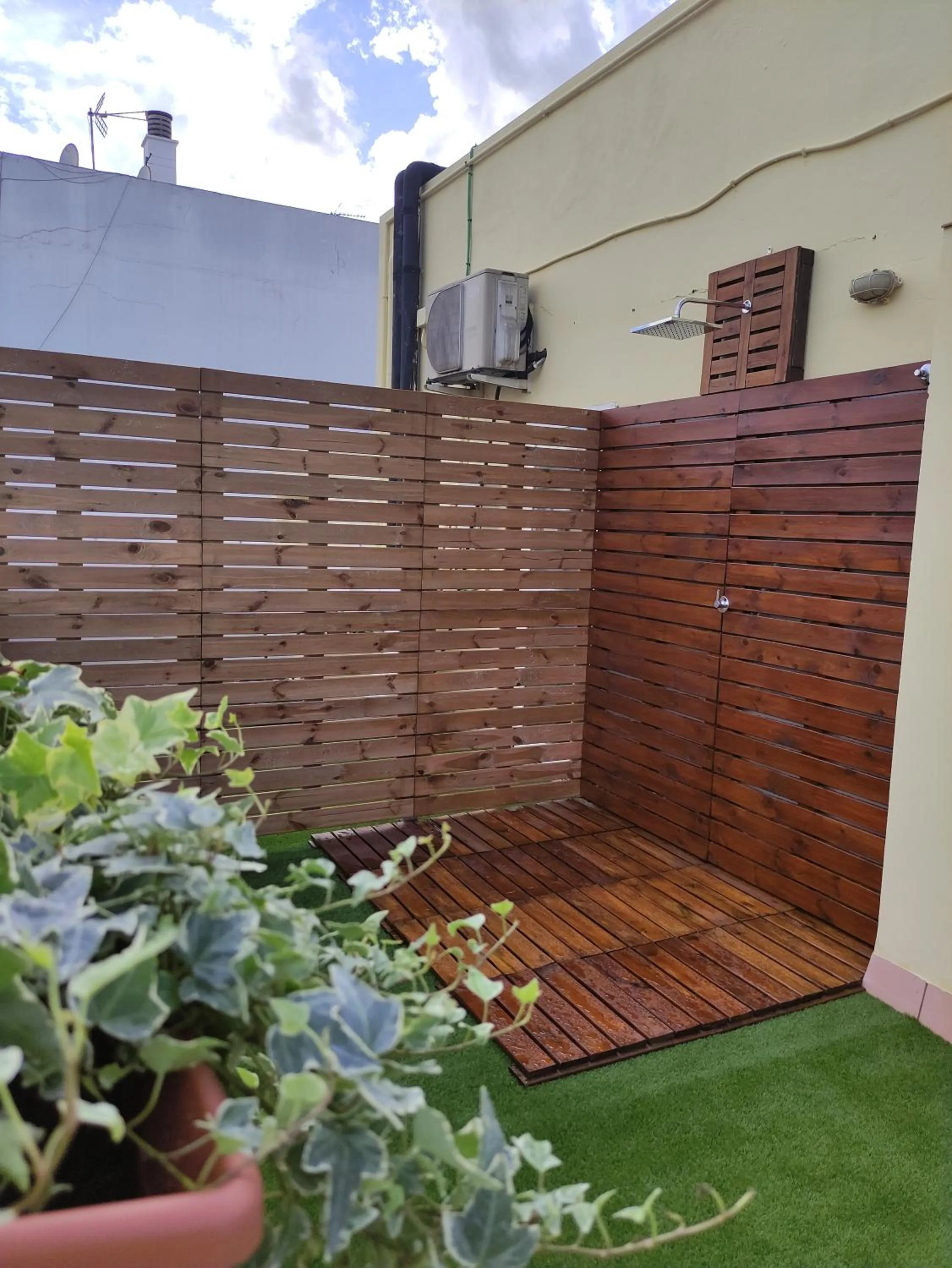 Solarium in New Samay Hostel