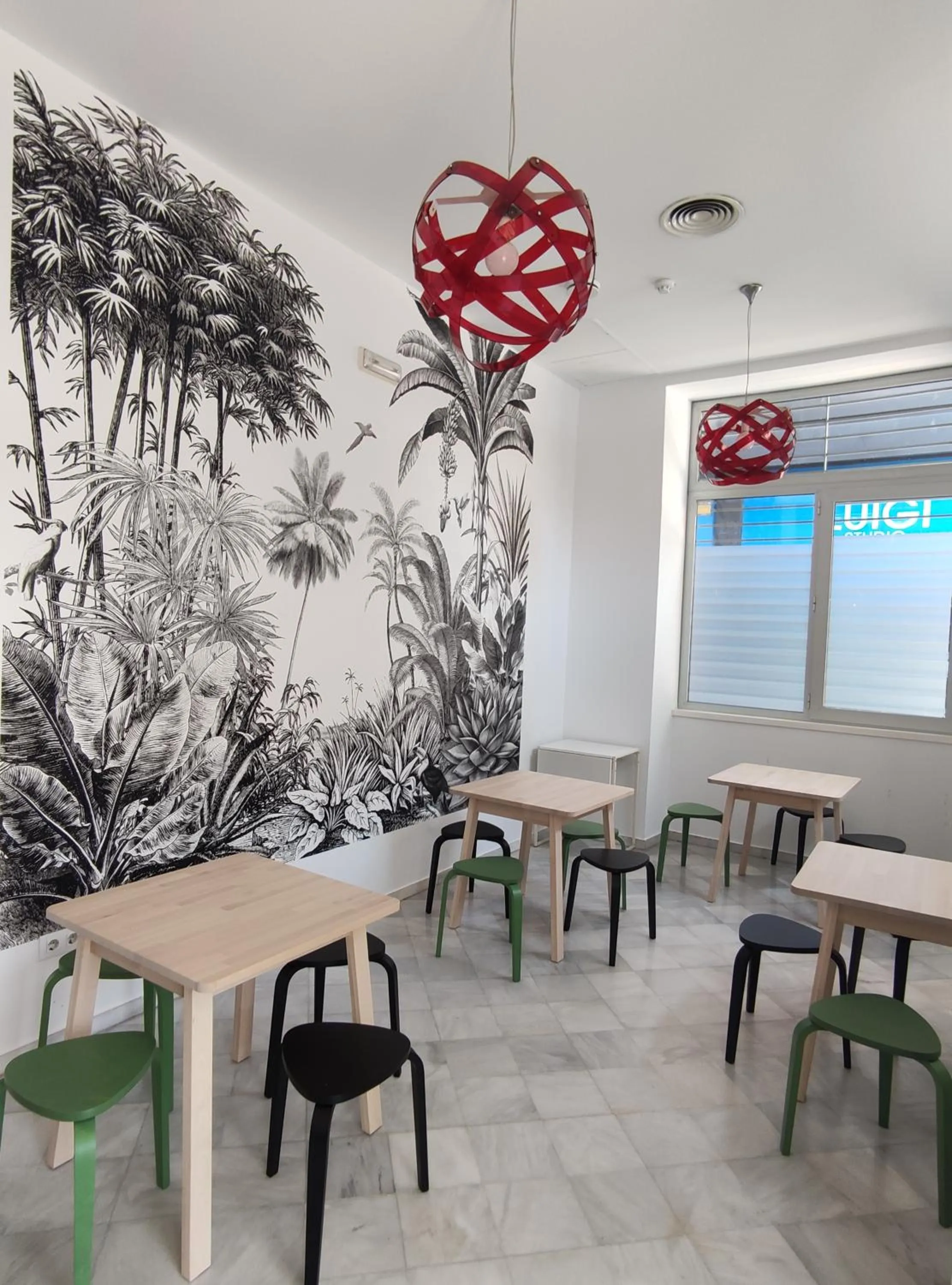 Communal kitchen in New Samay Hostel