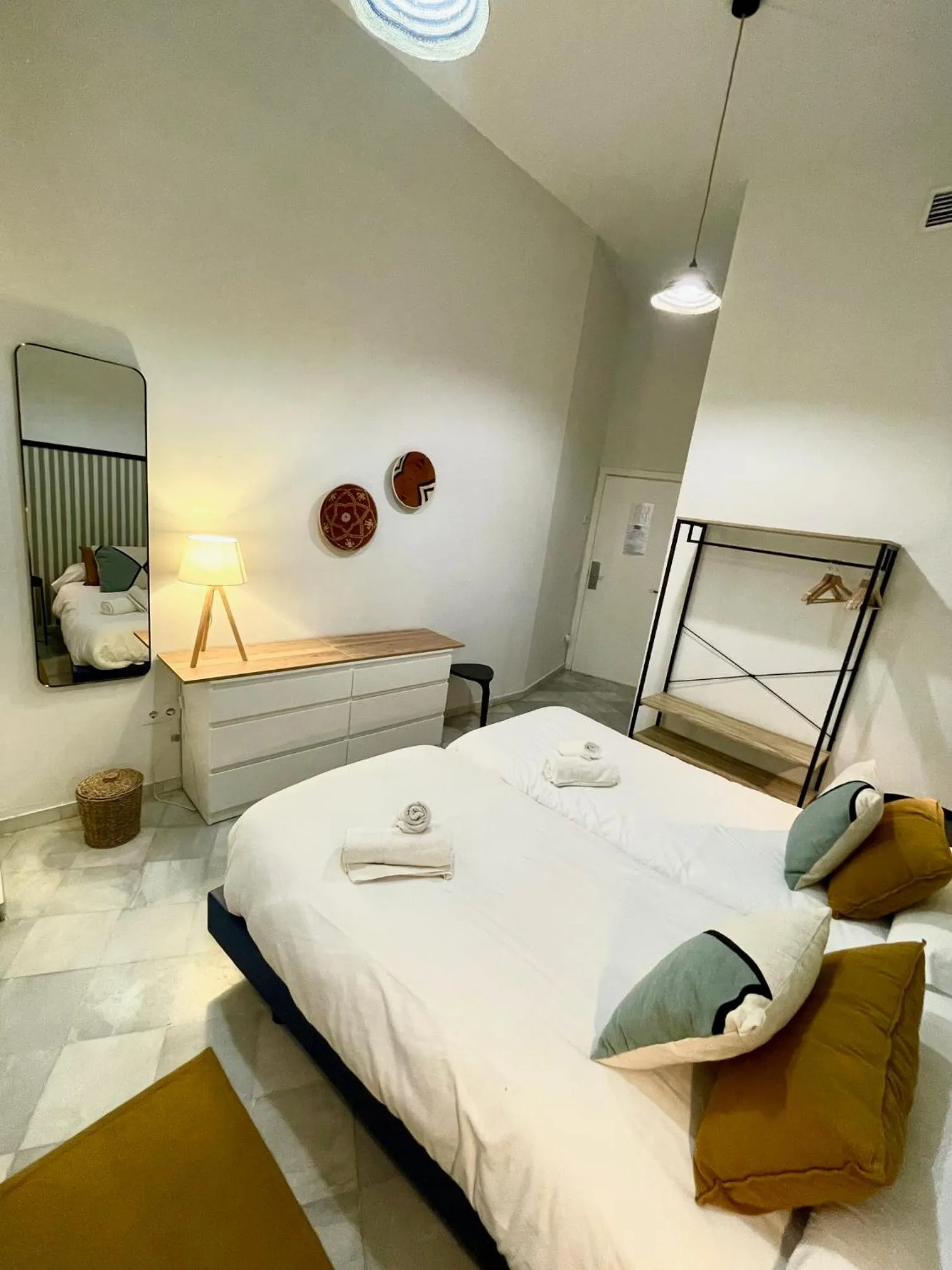 Photo of the whole room, Bed in New Samay Hostel