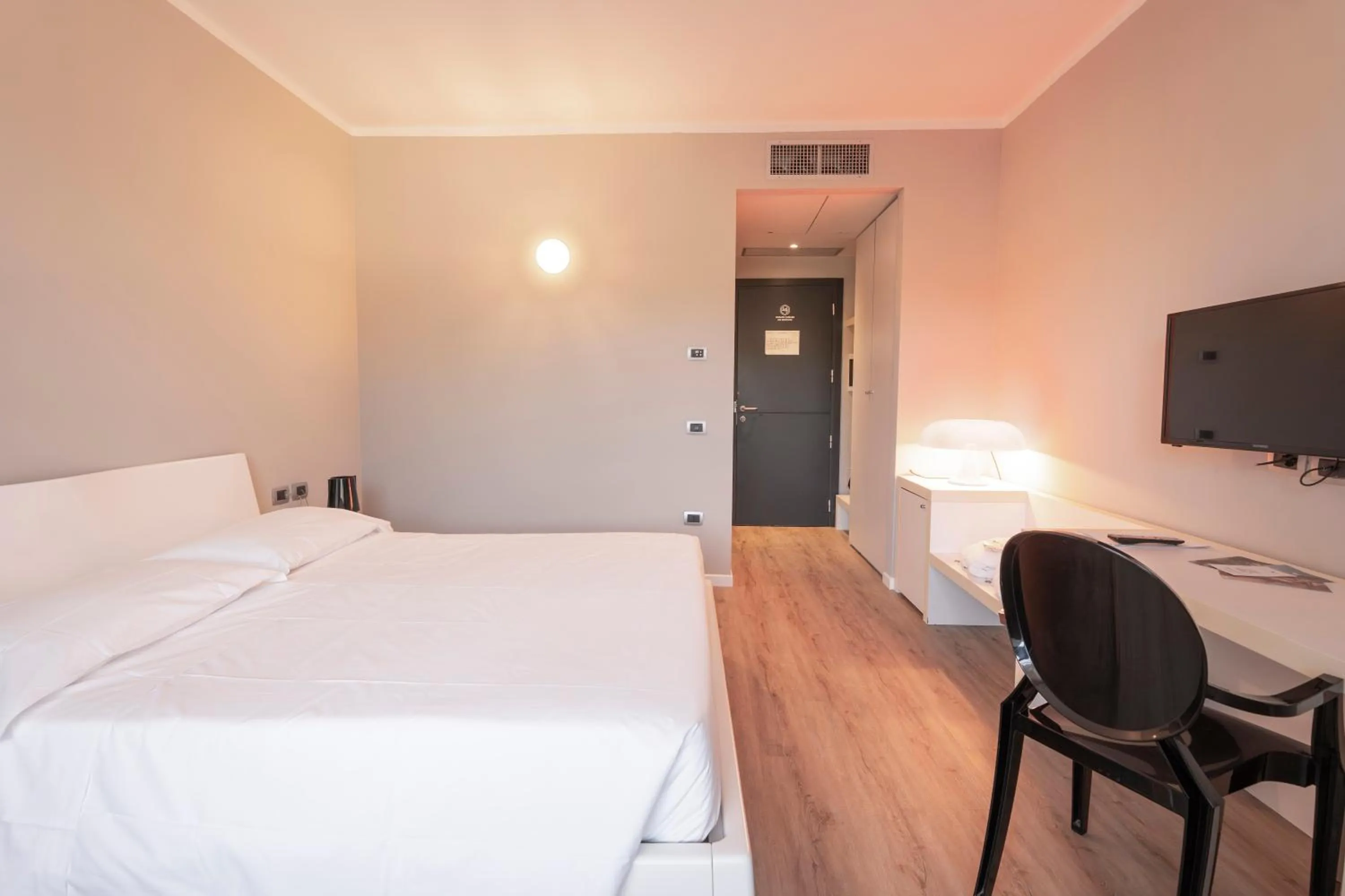 Photo of the whole room, Bed in Terme Di Venturina - Toscana