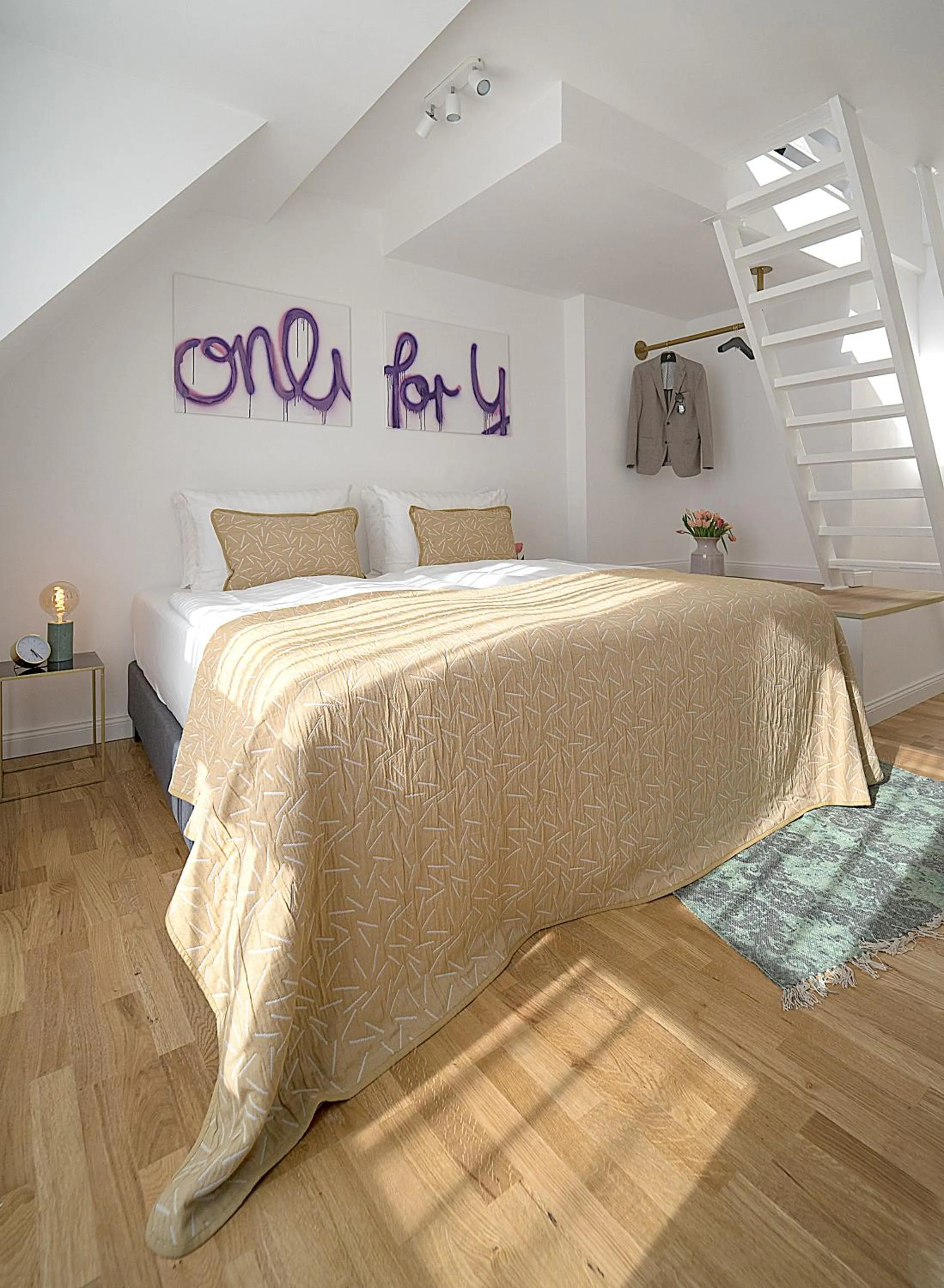 Bedroom, Bed in Victoria Hotel