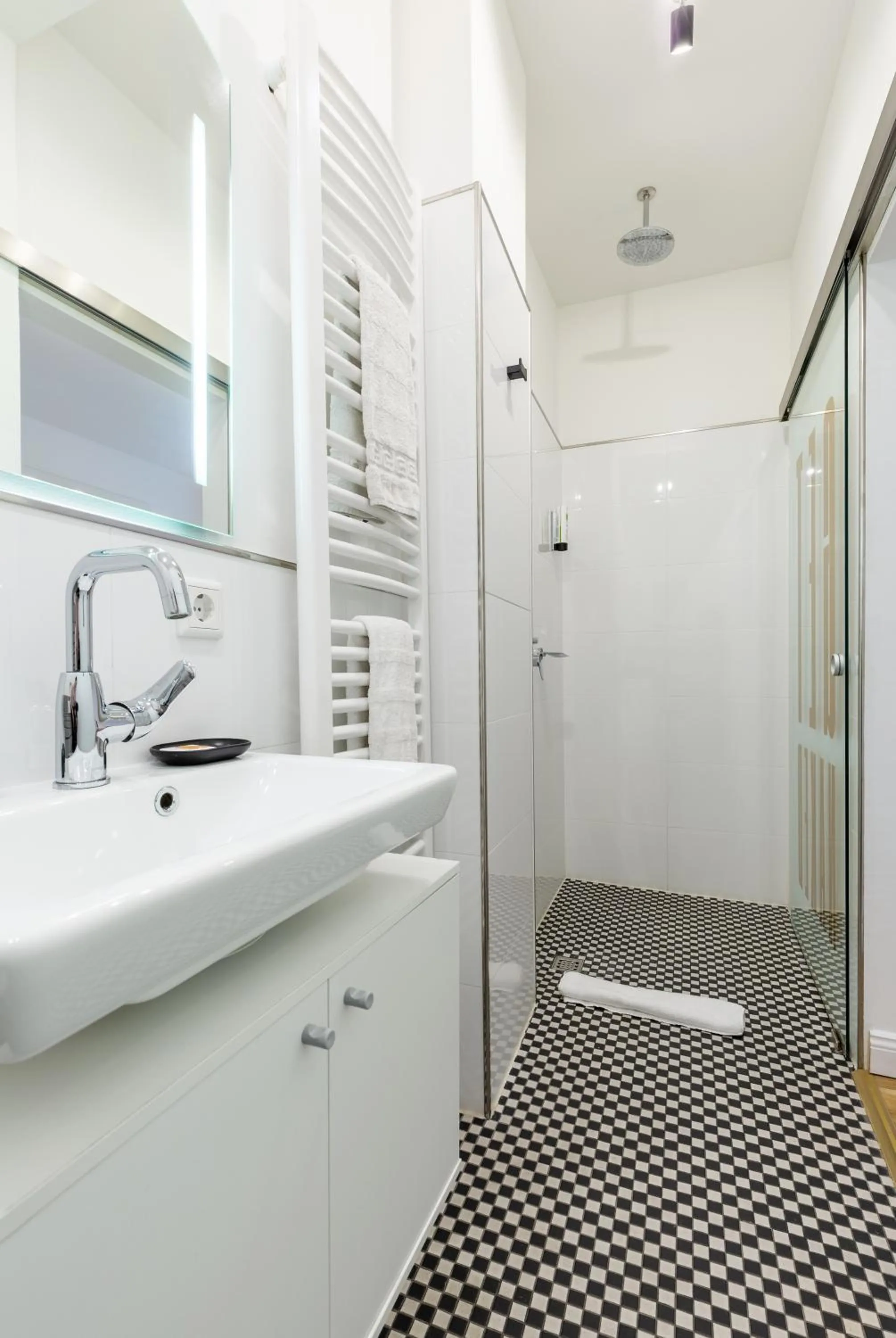 Bathroom in Victoria Hotel