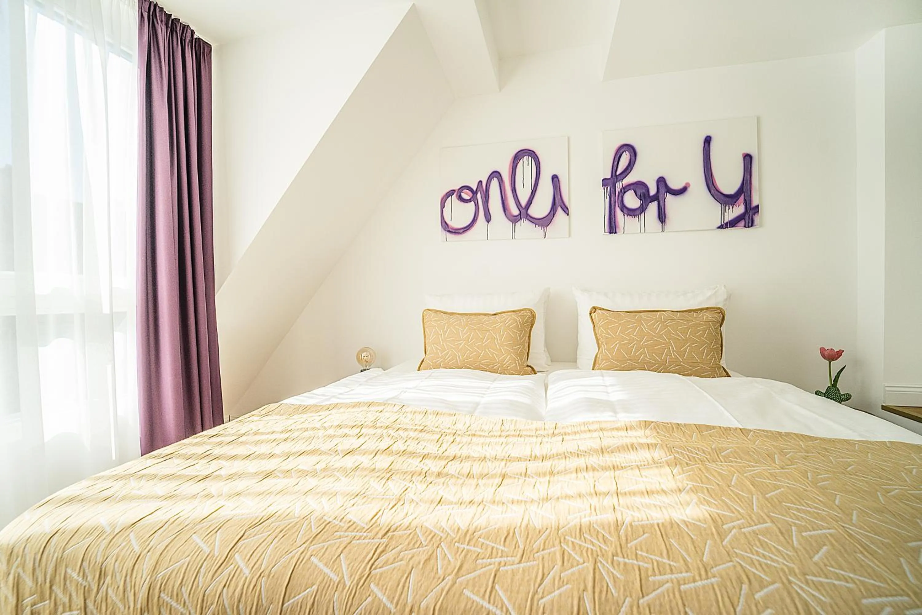 Bed in Victoria Hotel