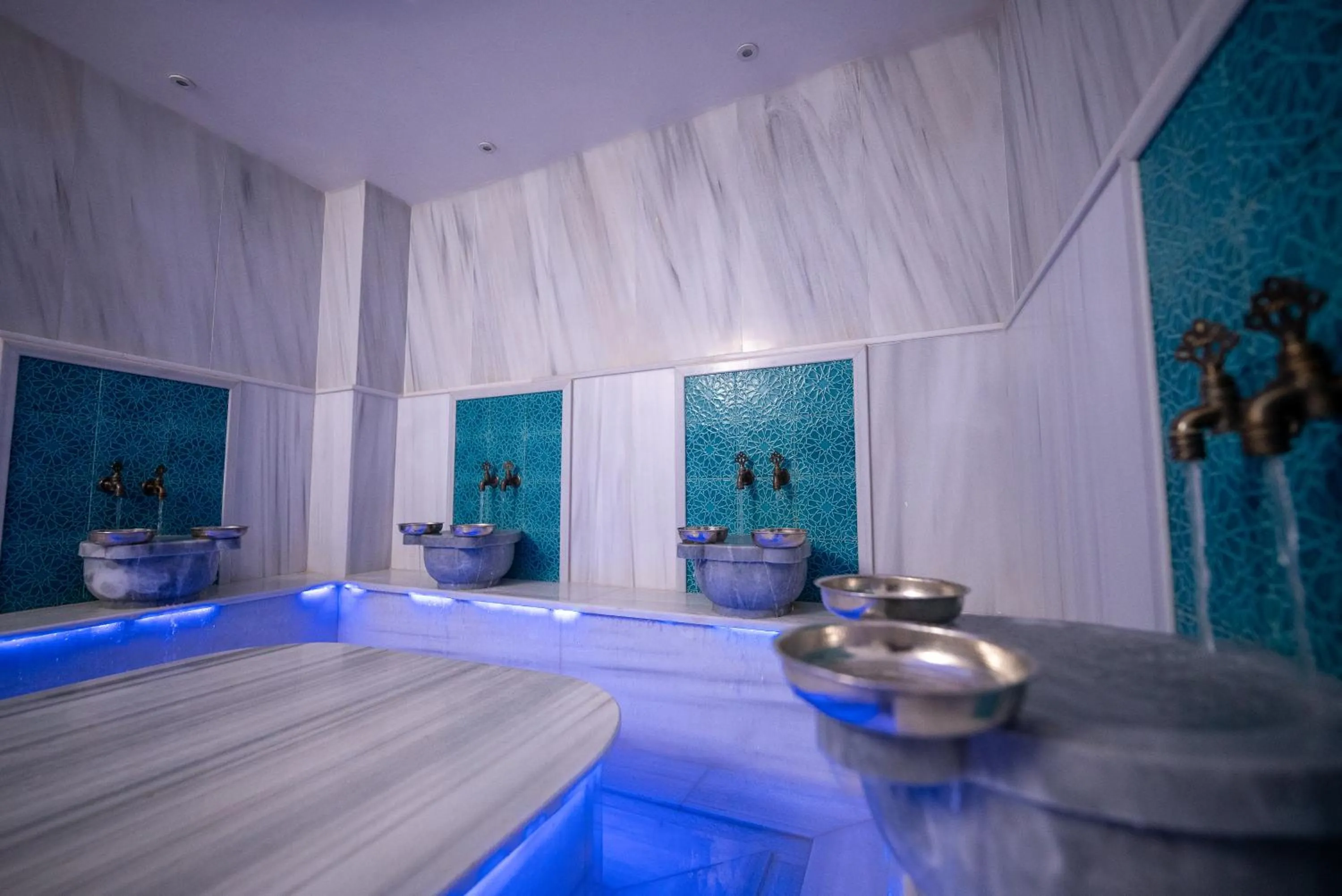 Hot Tub in Mari Suites Hotel