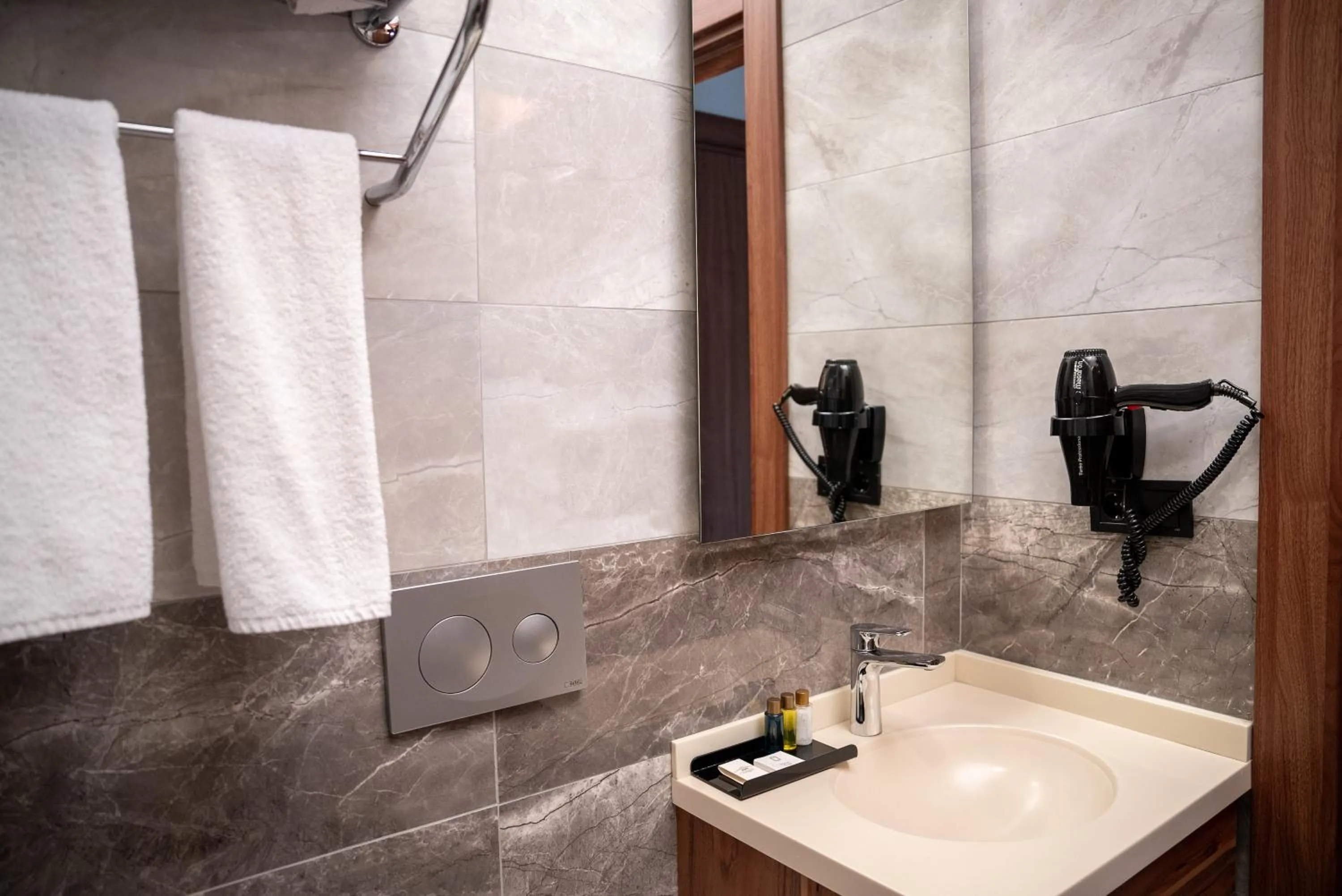 Bathroom in Mari Suites Hotel