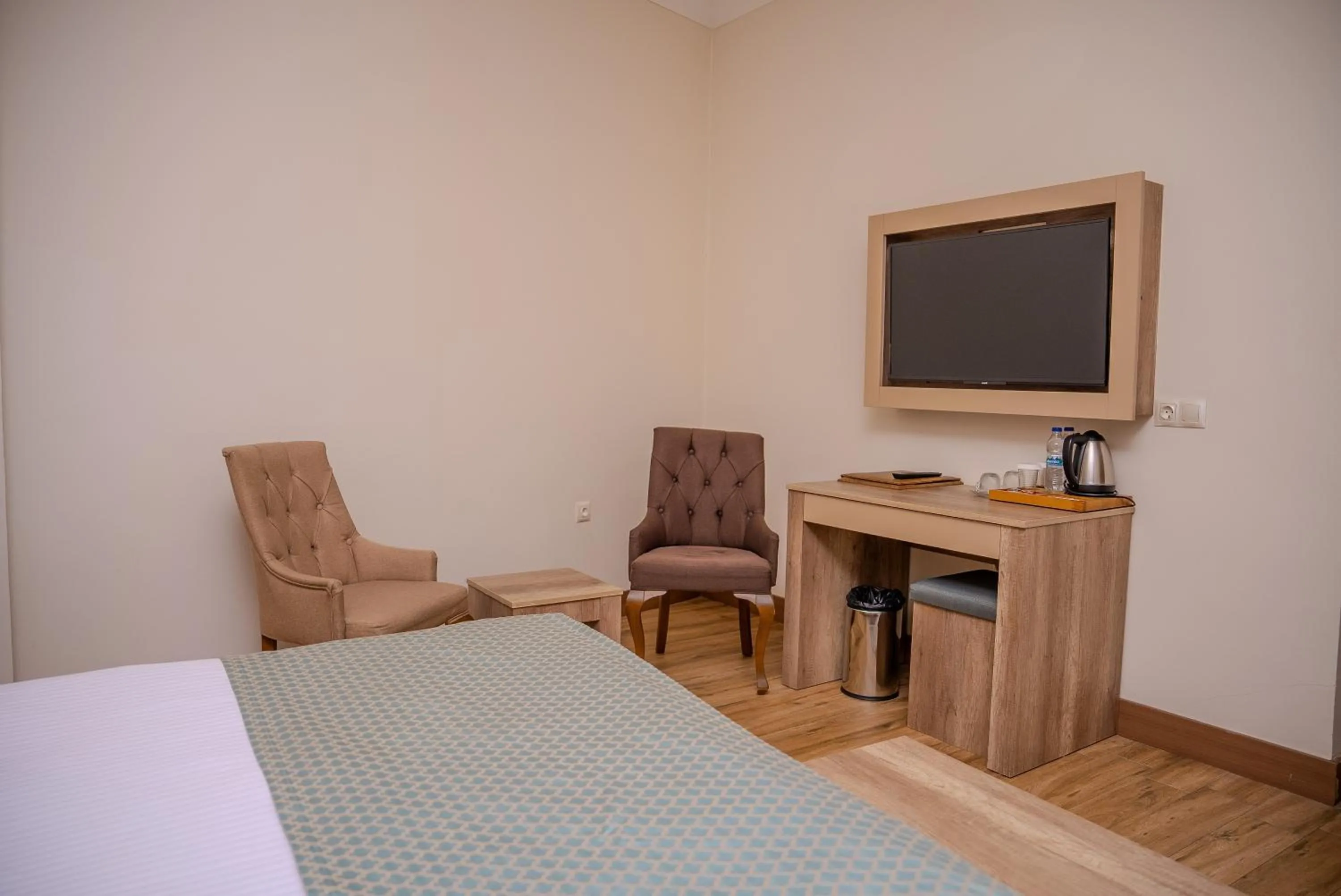 Bedroom, Bed in Mari Suites Hotel