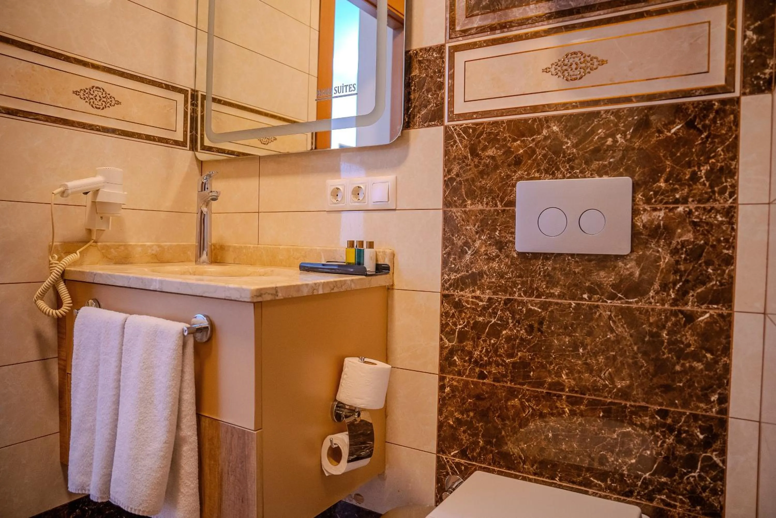 Shower in Mari Suites Hotel