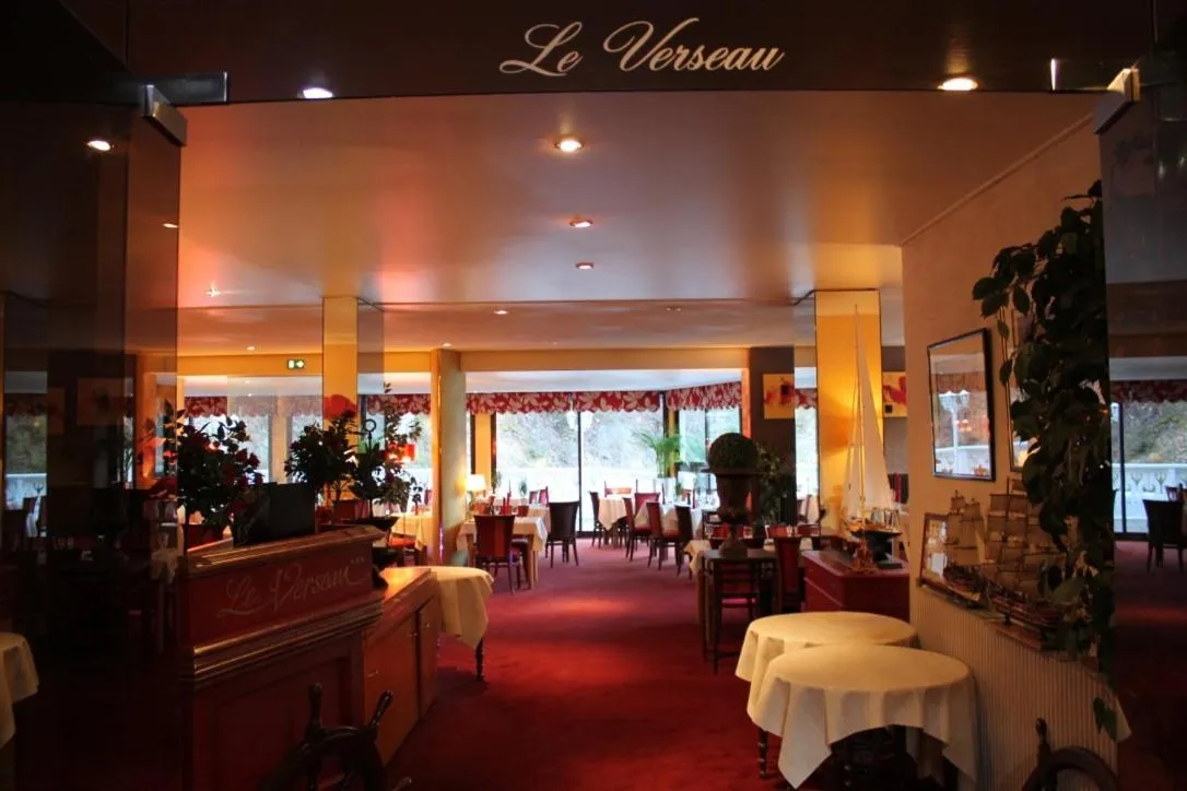 Restaurant/places to eat in Le Verseau
