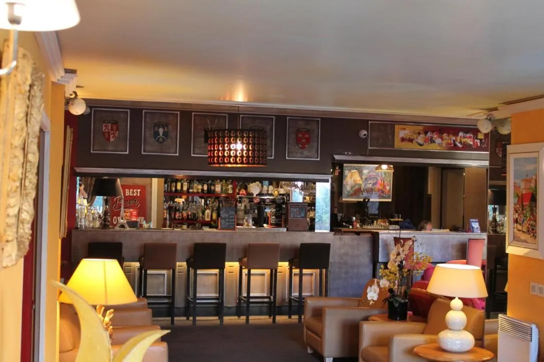 Lounge or bar in Le Verseau