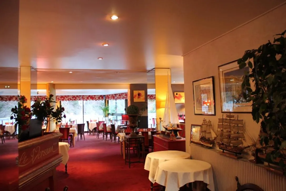 Restaurant/places to eat in Le Verseau